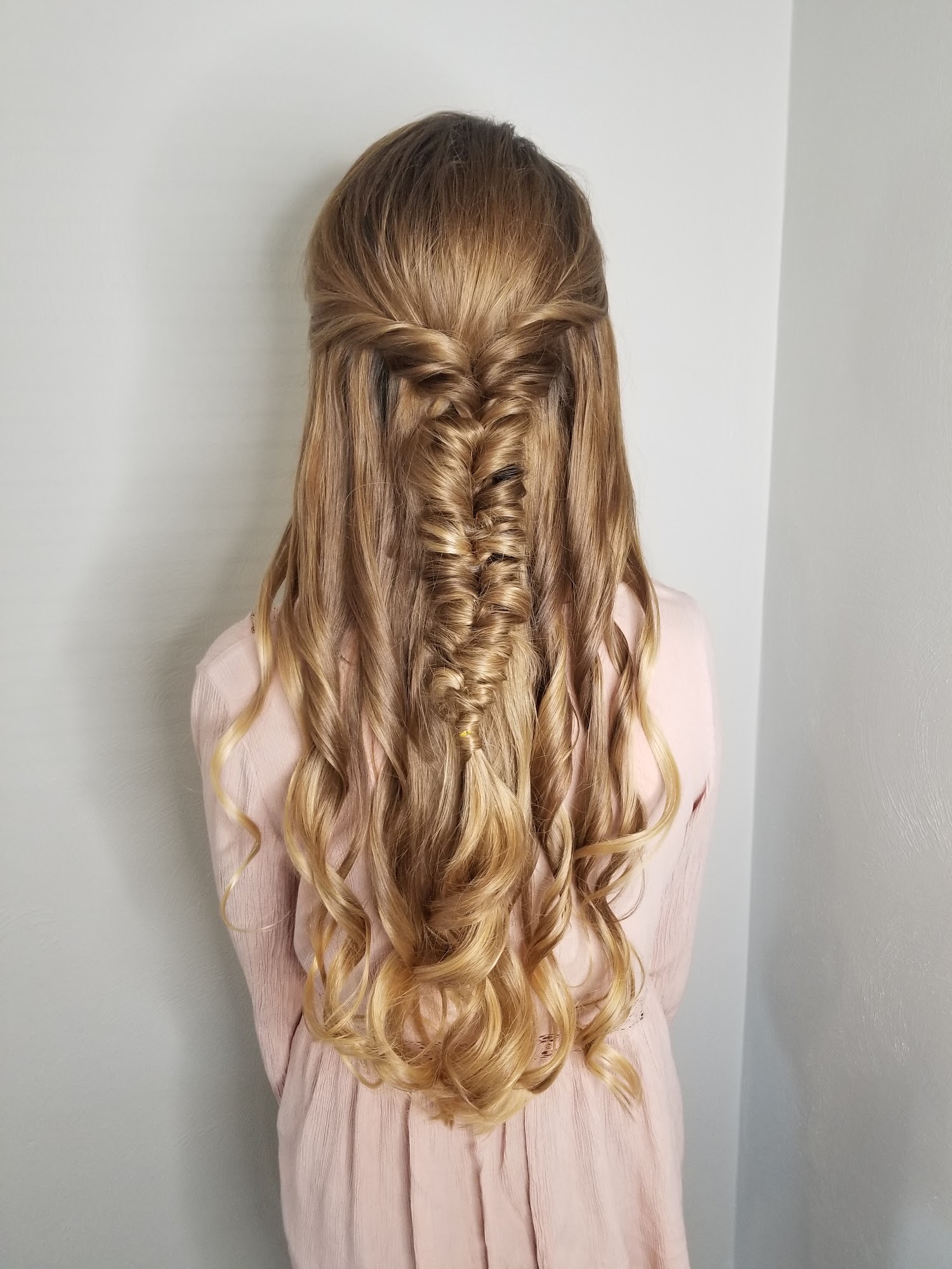 Mirror Mirror Salon 408 W Main St, Salem Virginia 24153