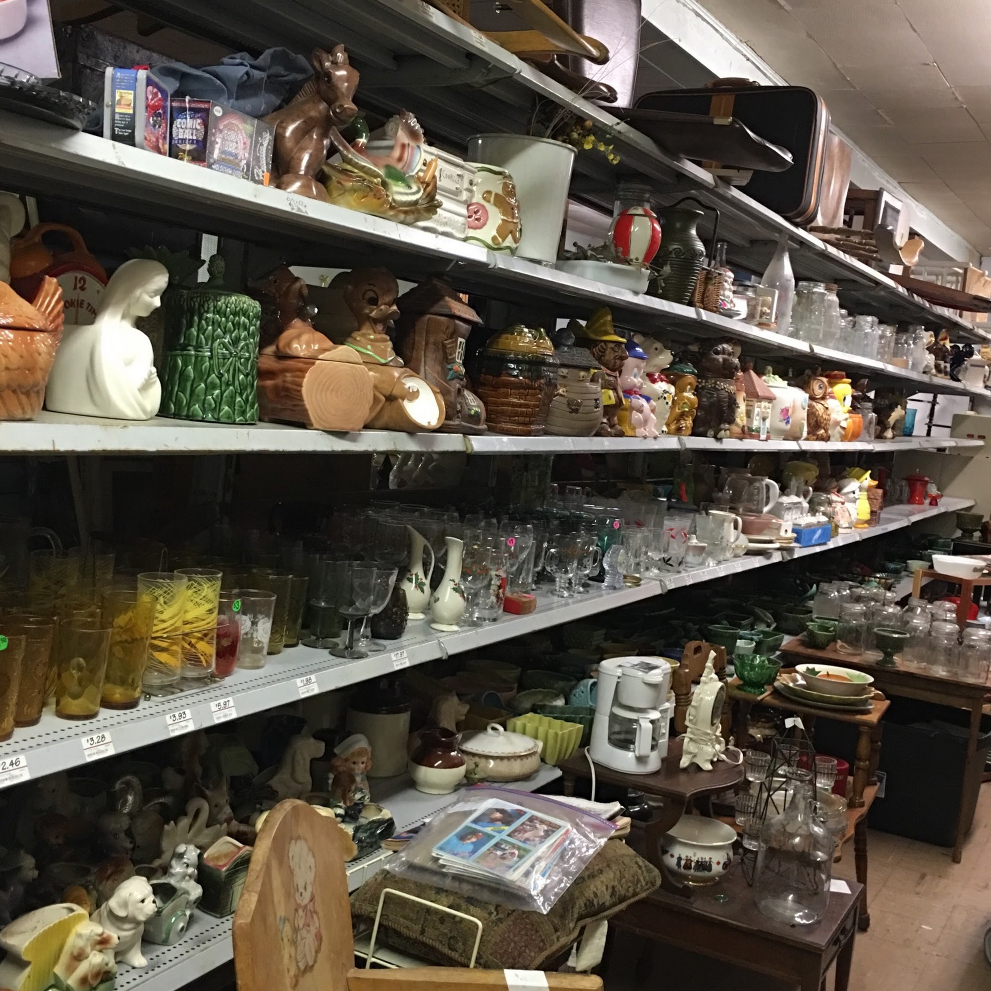 M & E Antiques and More Tazewell