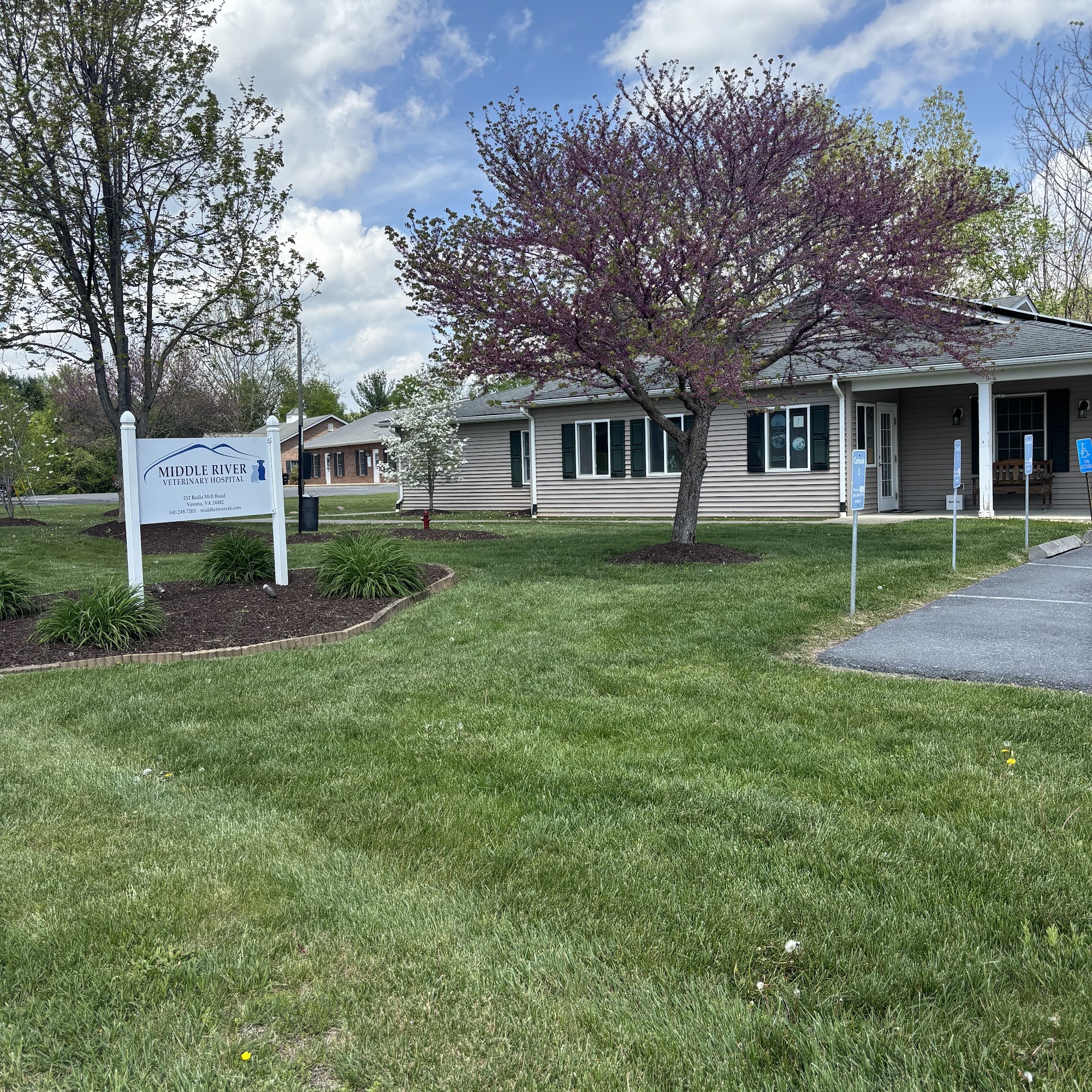 Middle River Veterinary Hospital Verona