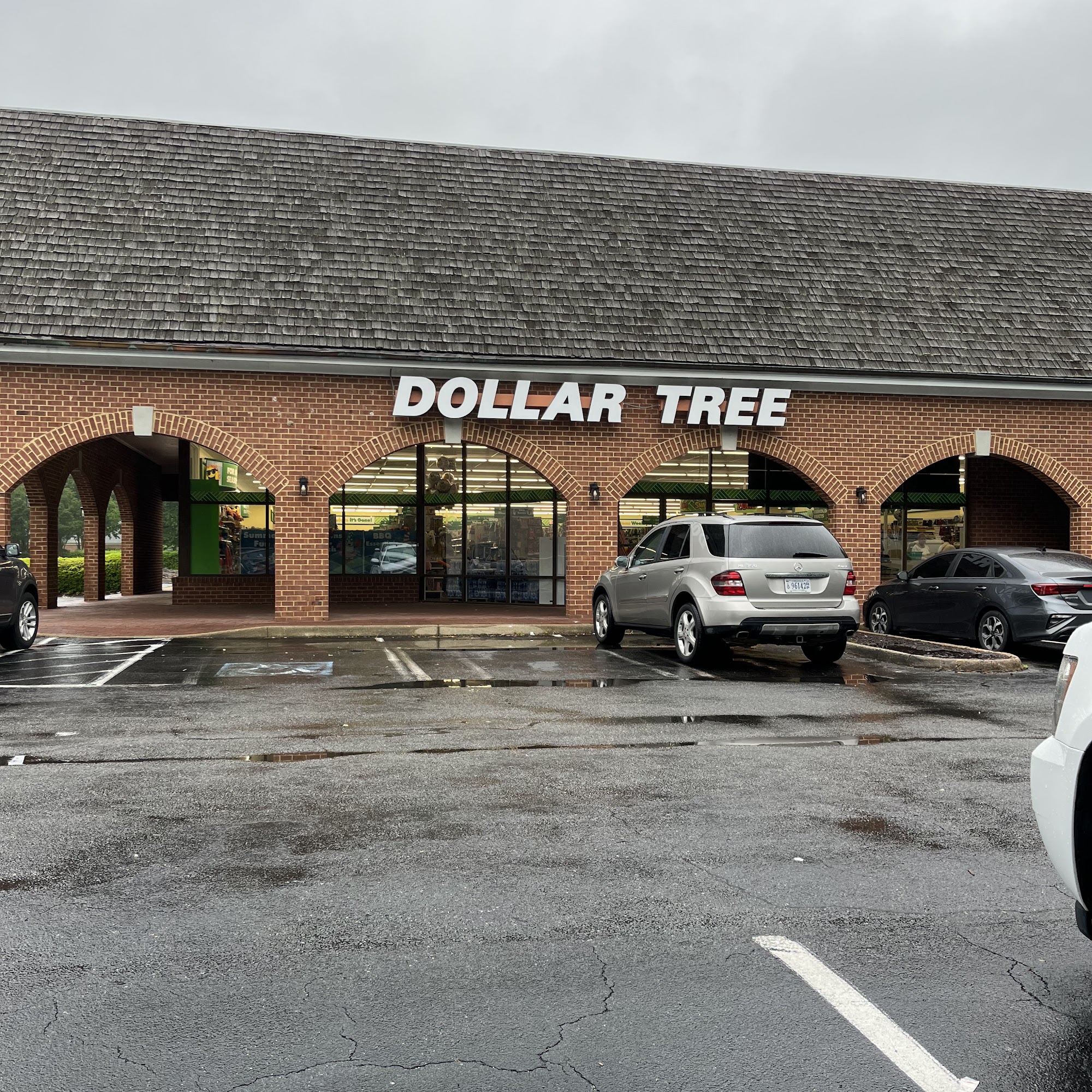 Dollar Tree Williamsburg