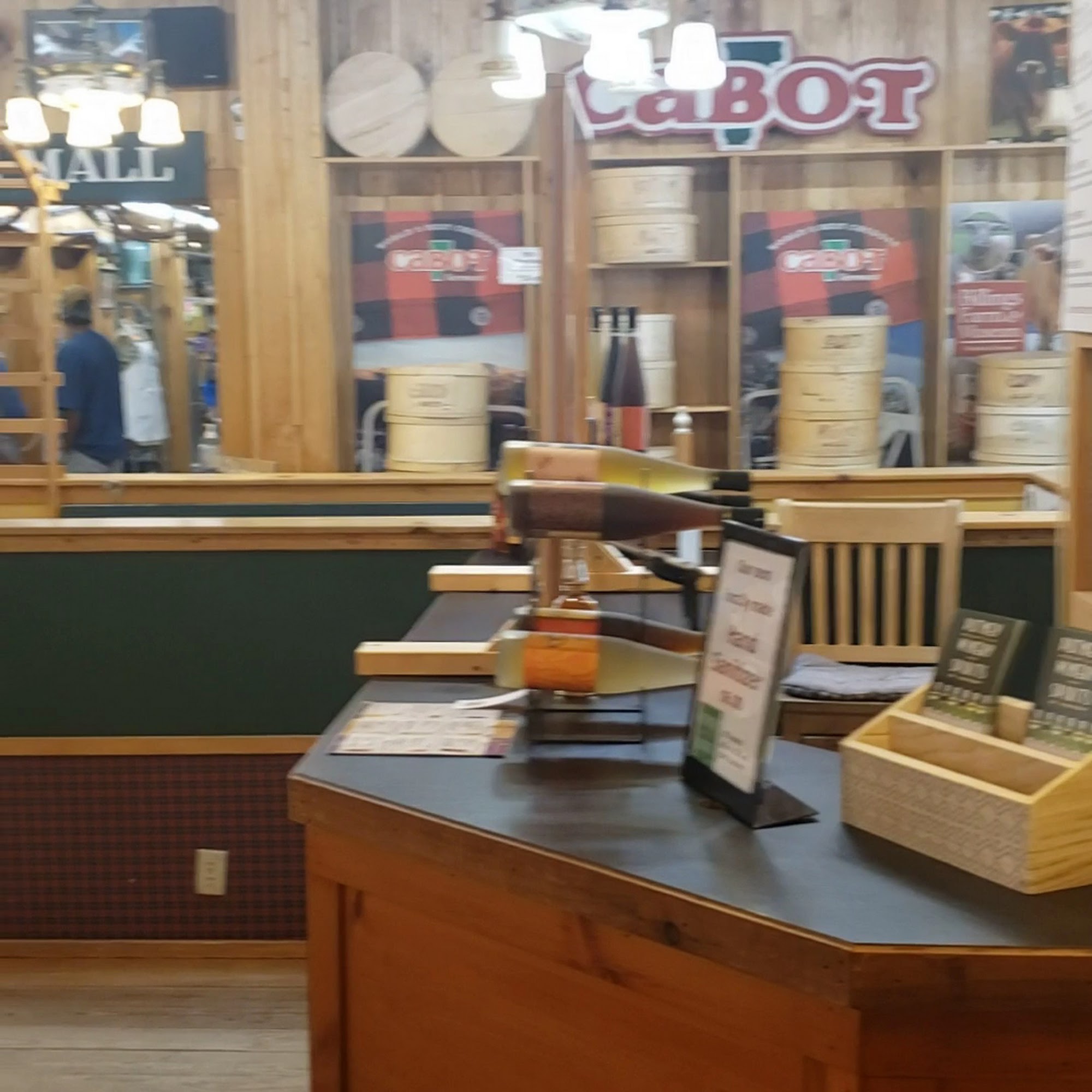 Quechee General Store - Cabot Station Quechee