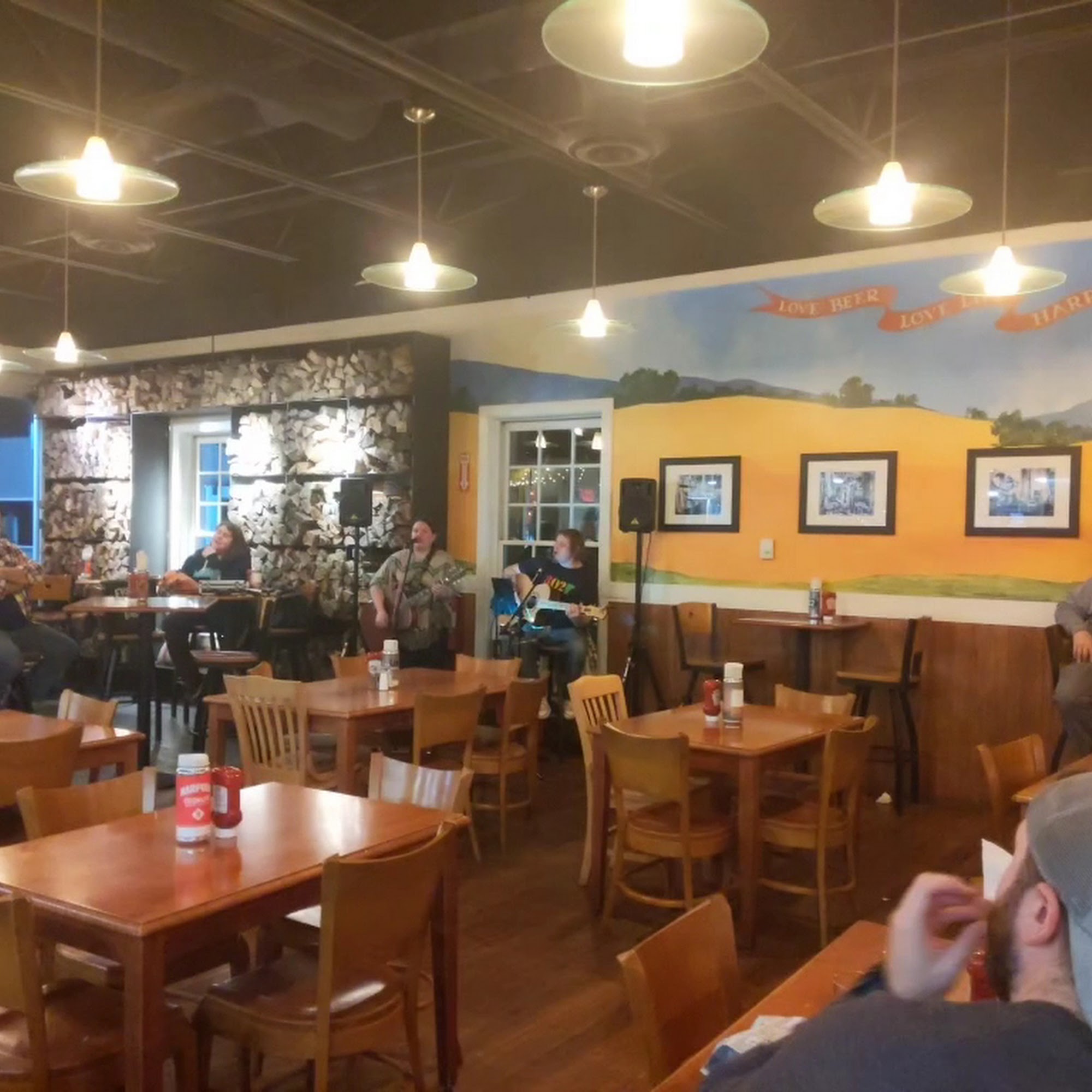 Harpoon Brewery Taproom and Beer Garden Windsor