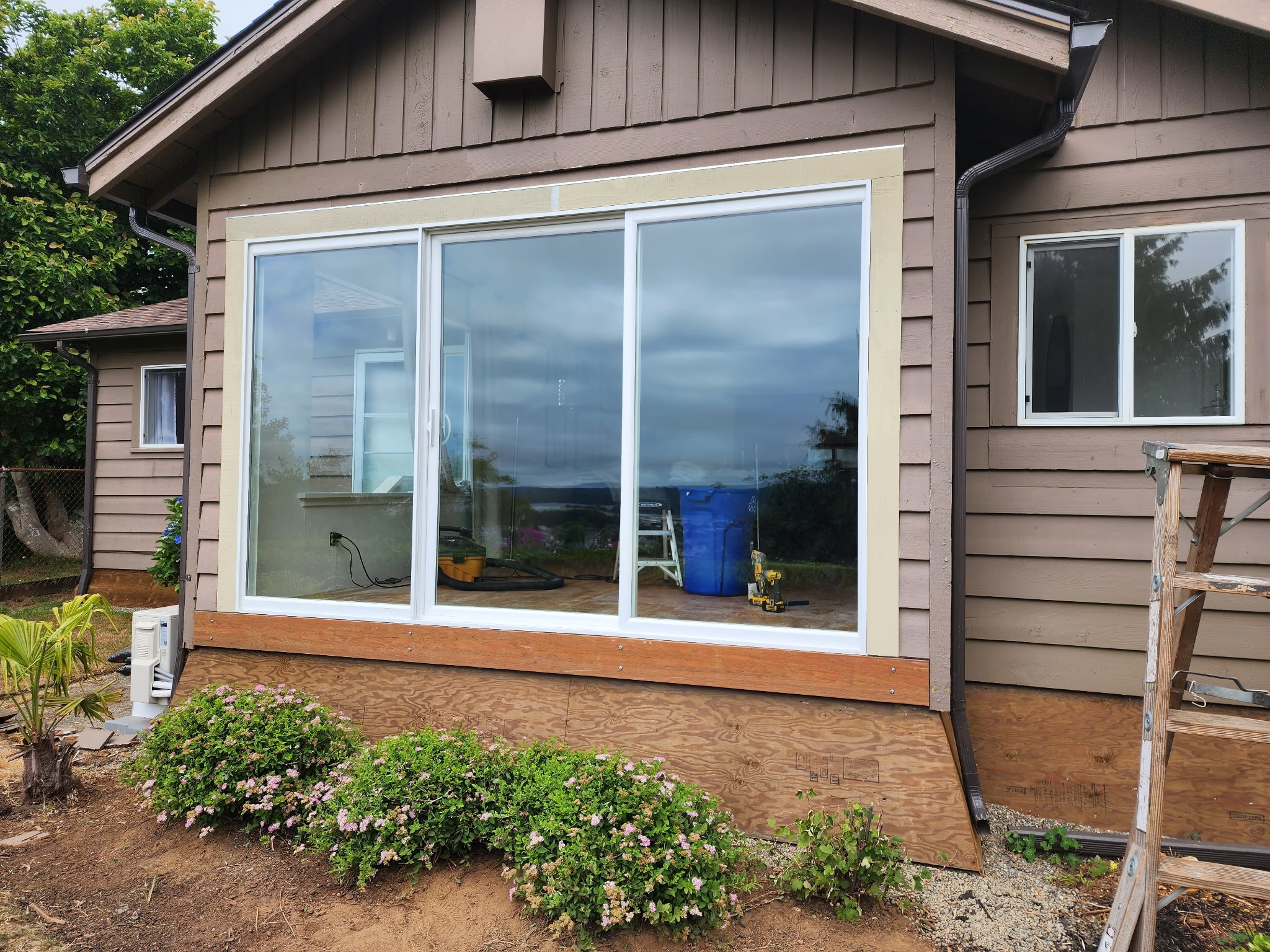 NEW GLASS LLC