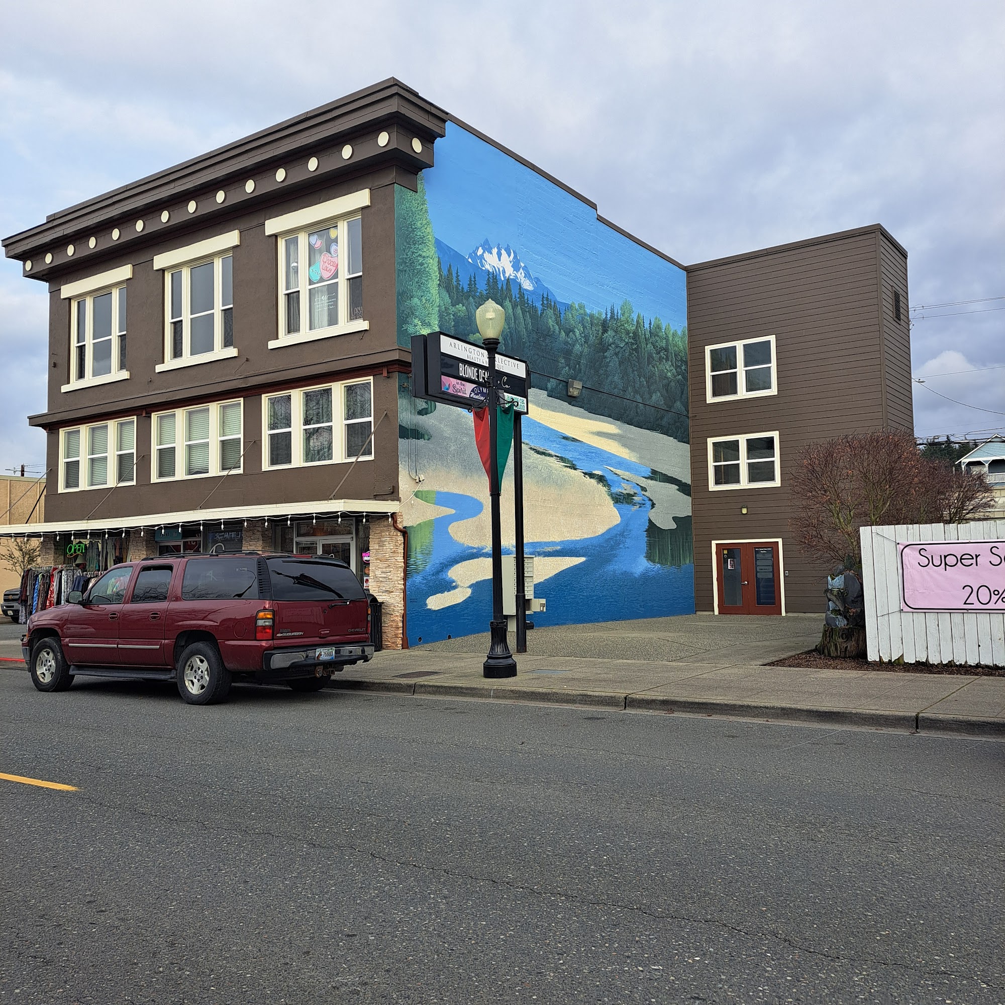 Arlington Collective 437 N Olympic Ave suite c, Arlington Washington 98223