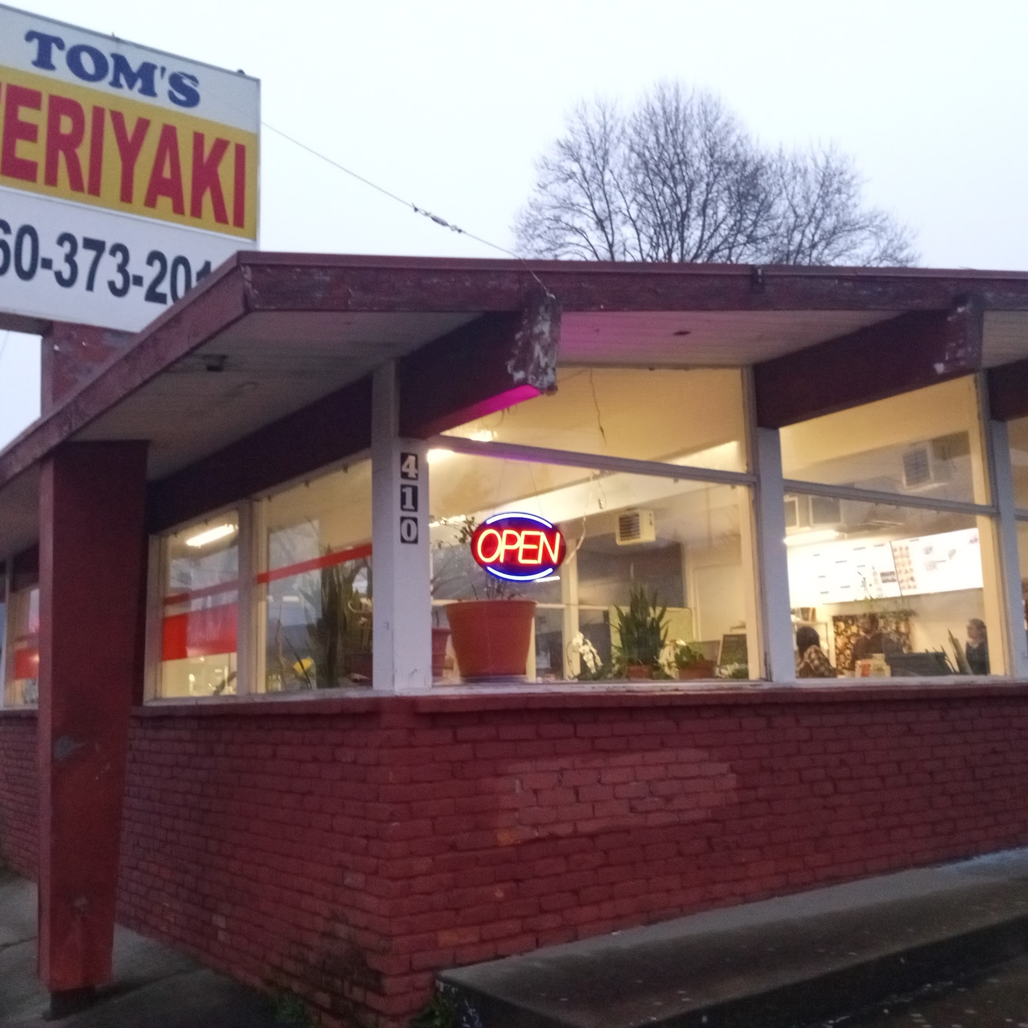 Tom's Teriyaki & Sushi House Bremerton