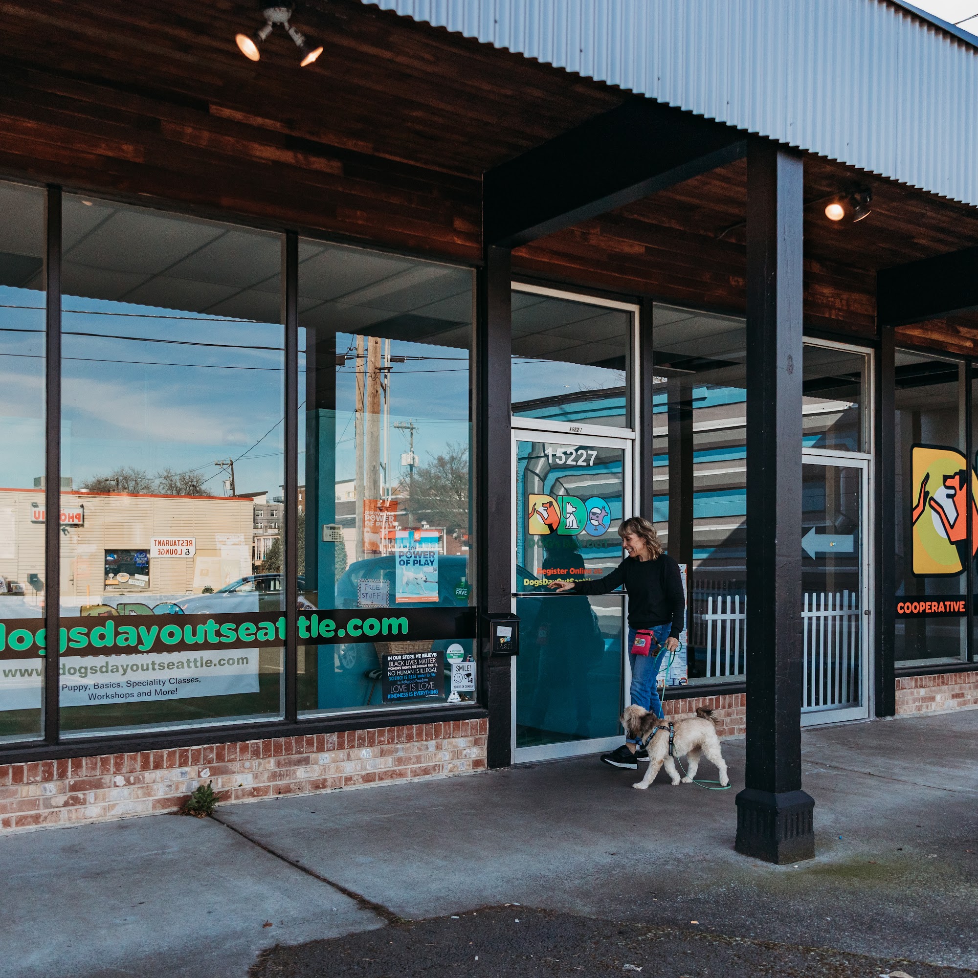 Dog's Day Out Training Center South Burien