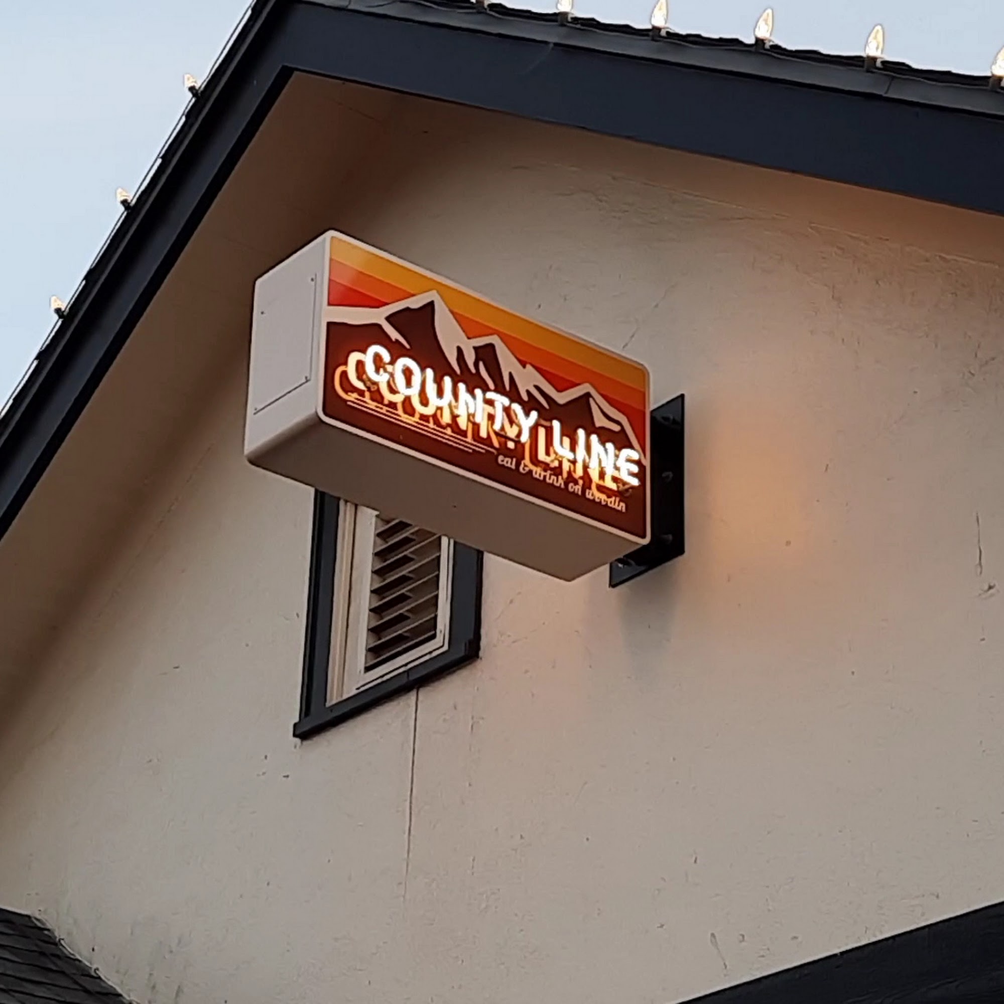 County Line Eat & Drink on Woodin Chelan