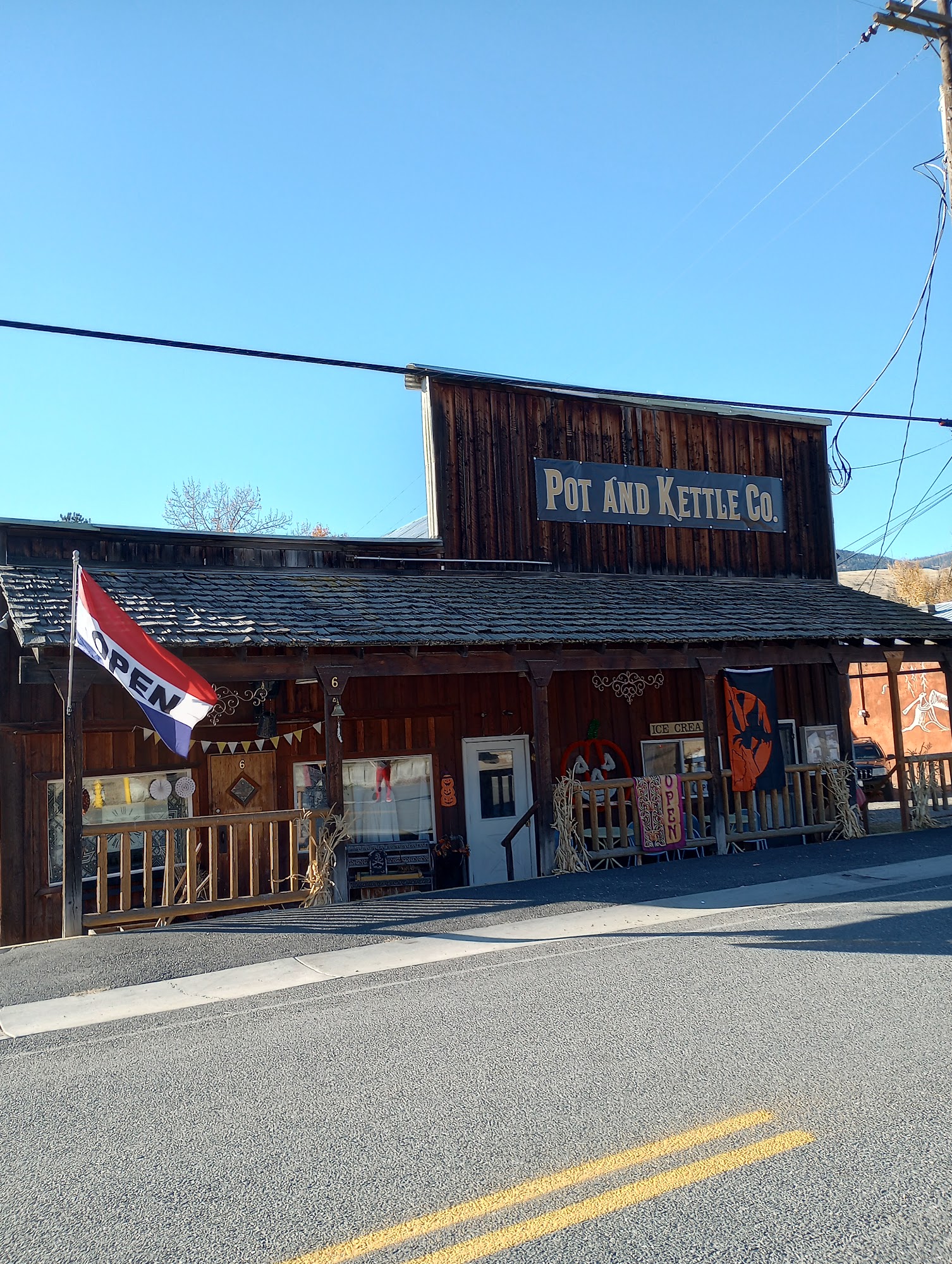 Pot And Kettle Co Curlew