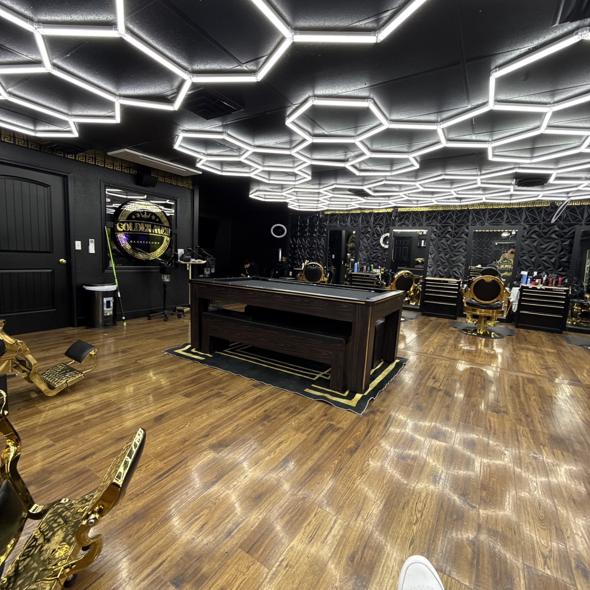 Golden Men Barbershop 23416 Hwy 99 #1C, Edmonds Washington 98026