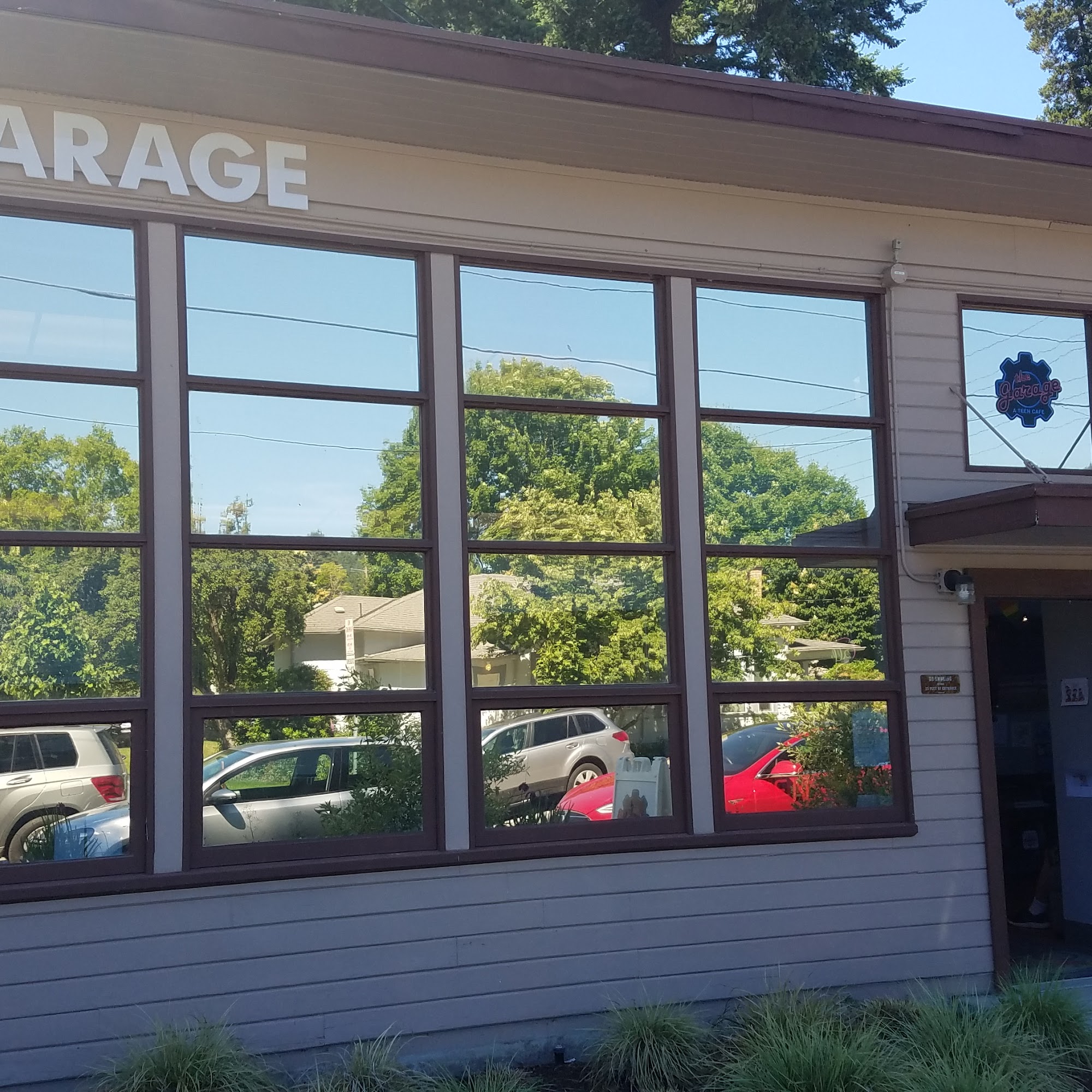 The Garage, a Teen Cafe