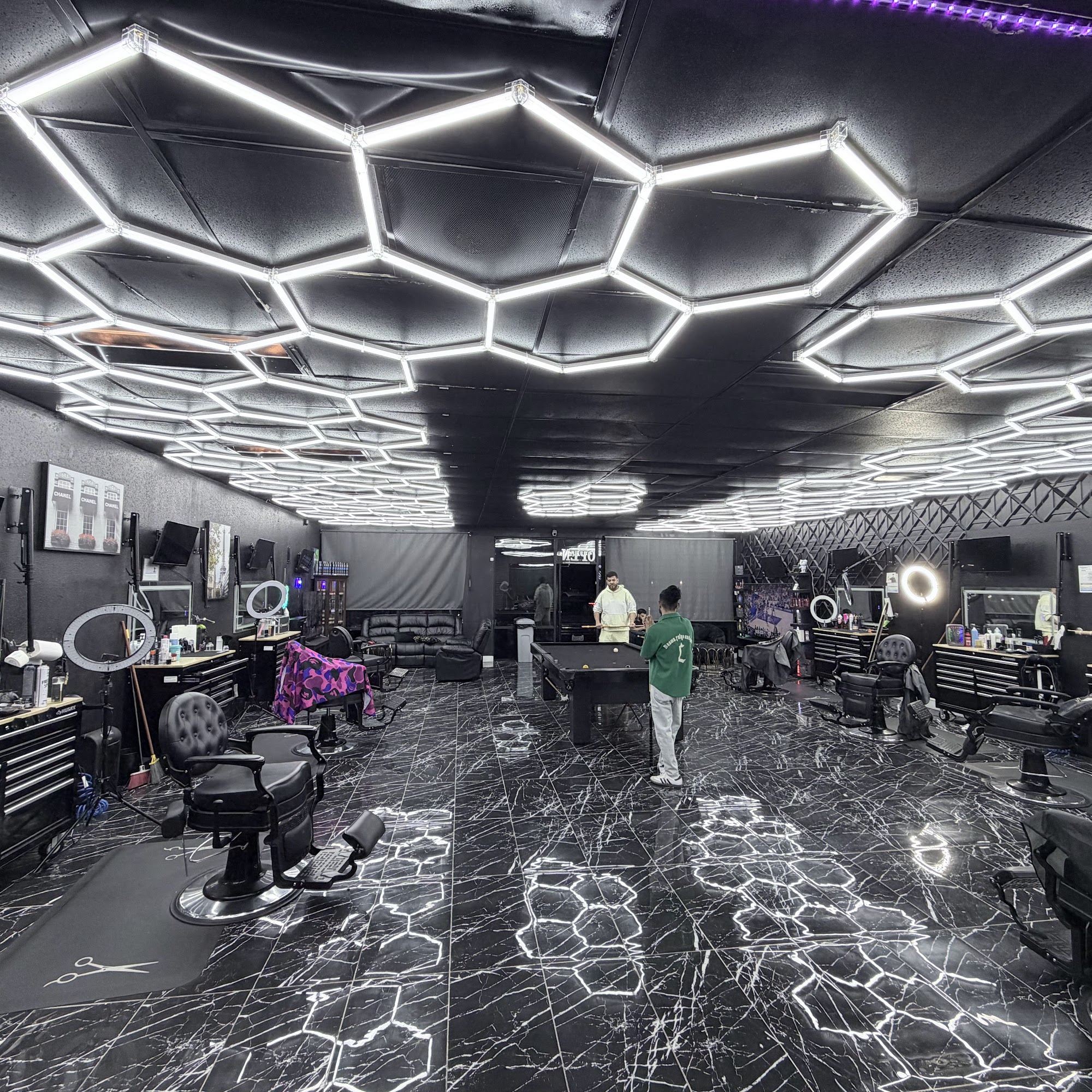 SE7EN STARS 21236 84th Ave S, Kent Washington 98032