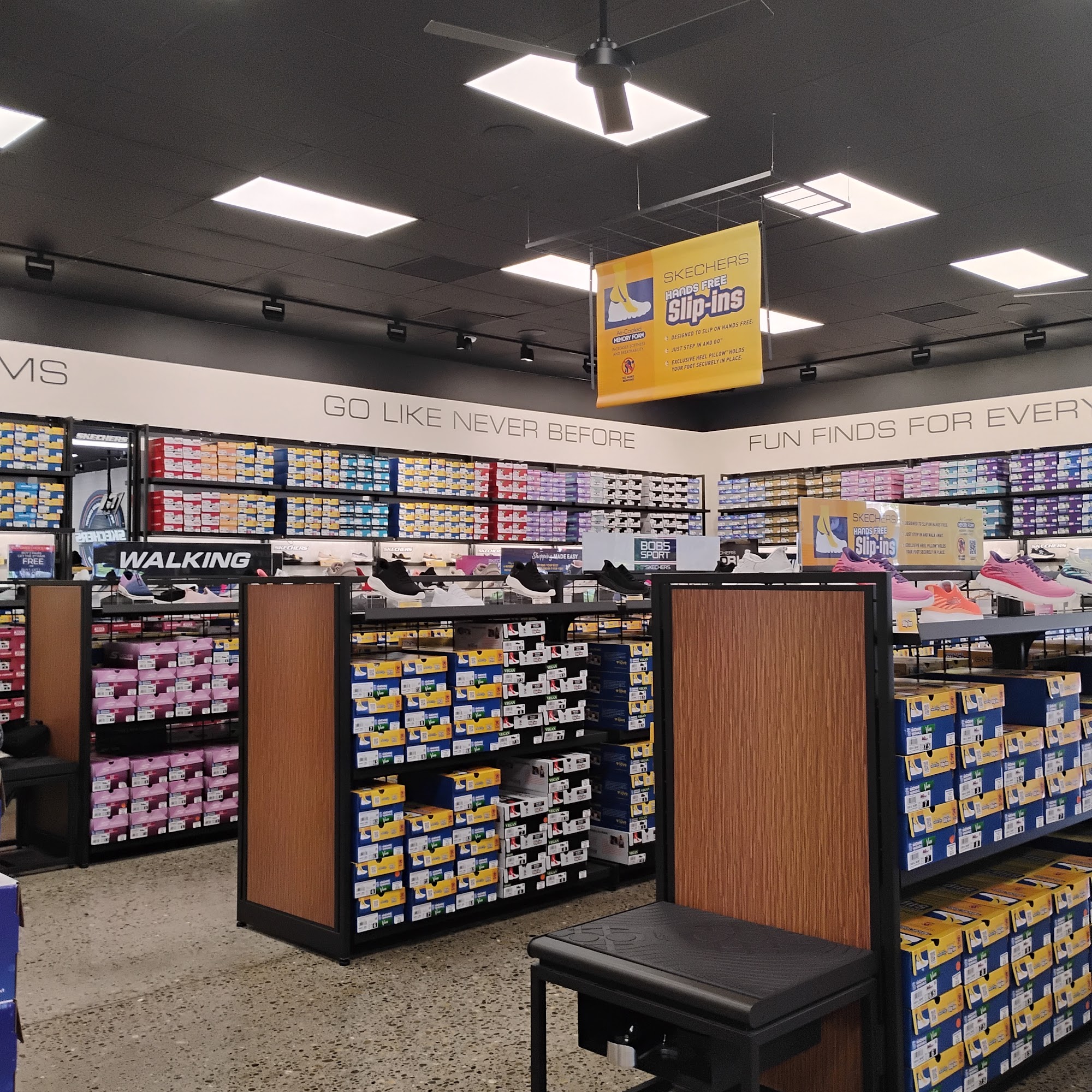 SKECHERS Warehouse Outlet