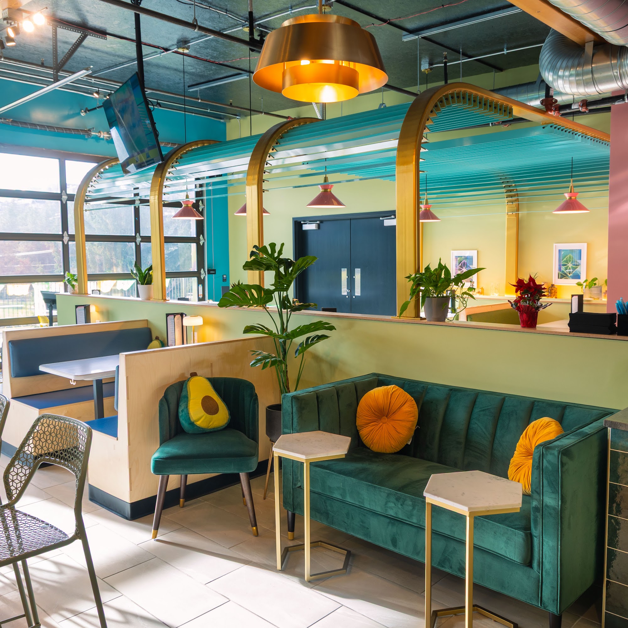 Chavelitas Pub Grill & Cantina 22302 E Country Vista Dr, Liberty Lake