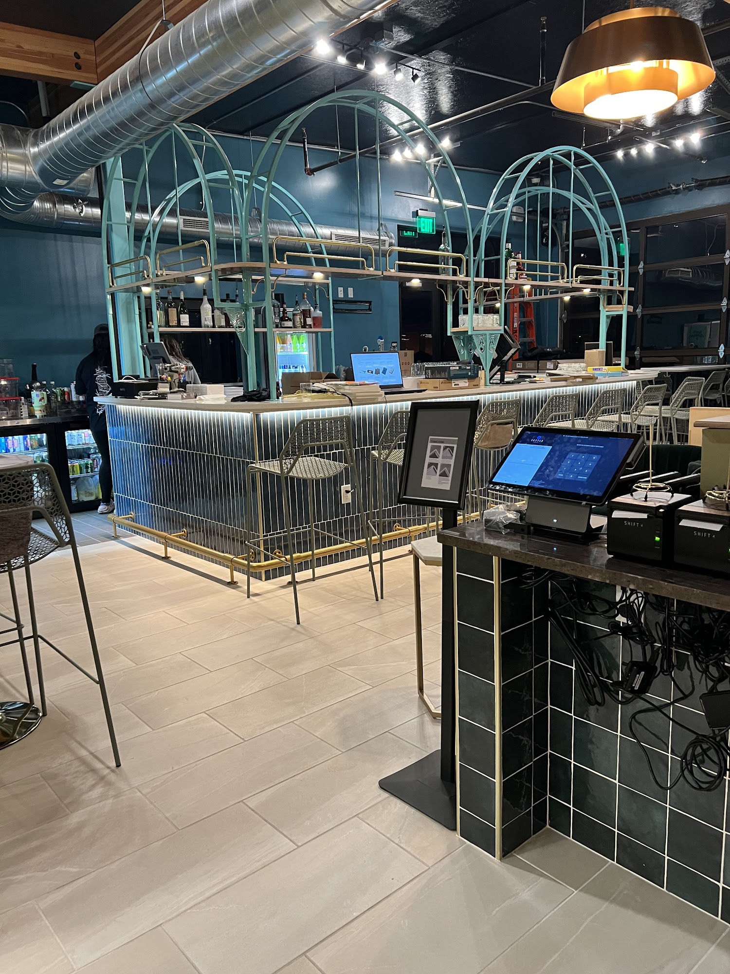 Chavelitas Pub Grill & Cantina 22302 E Country Vista Dr, Liberty Lake