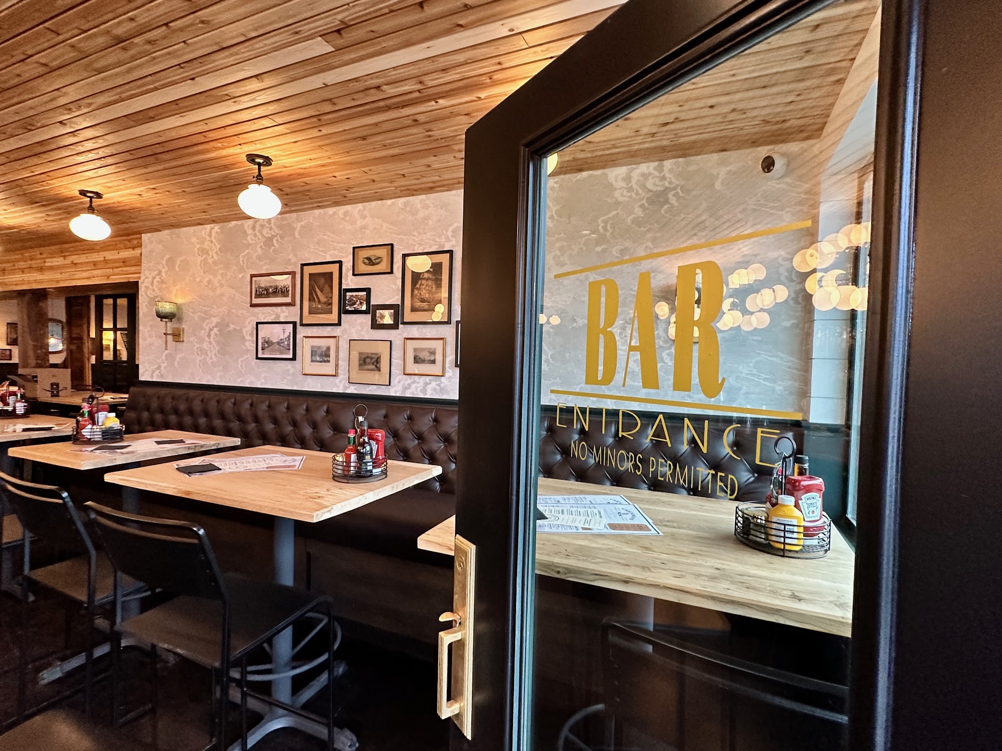 Castaway's Seafood Grille Long Beach