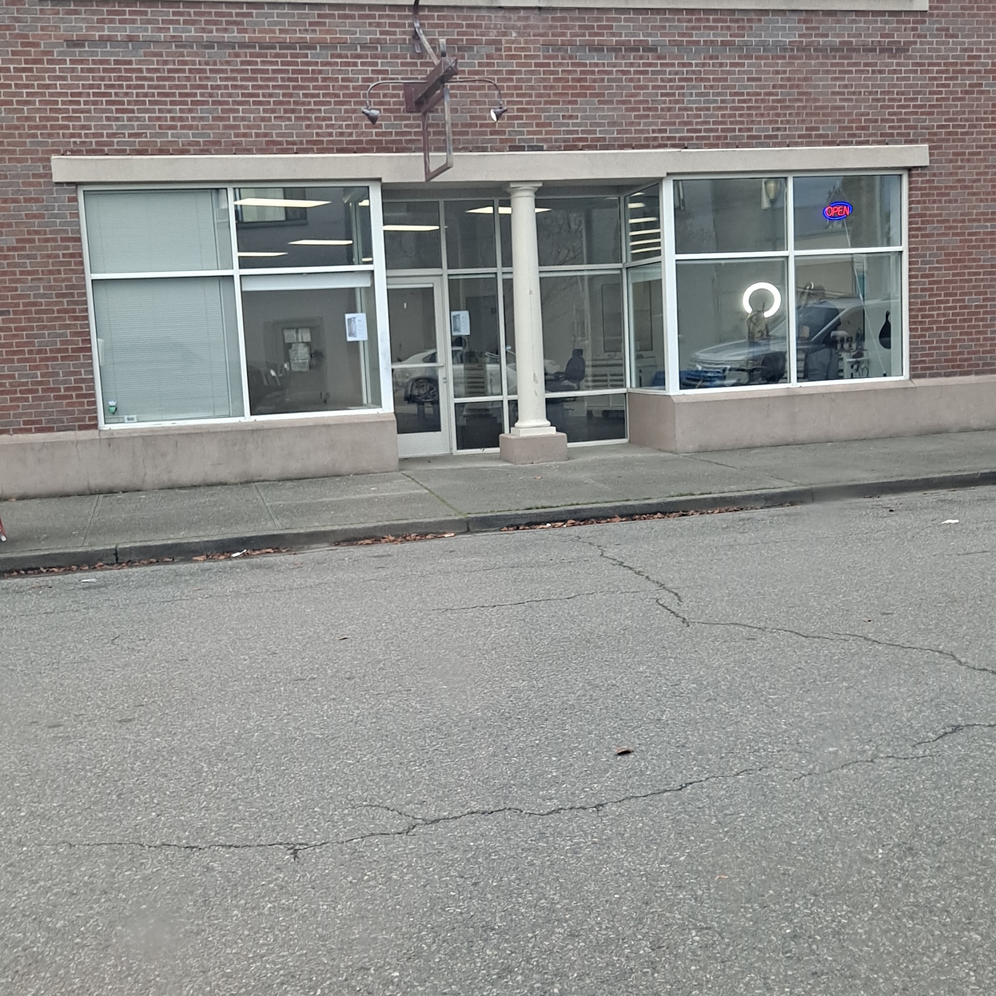 Bigotones Barbershop 125 E Main St #102, Monroe Washington 98272