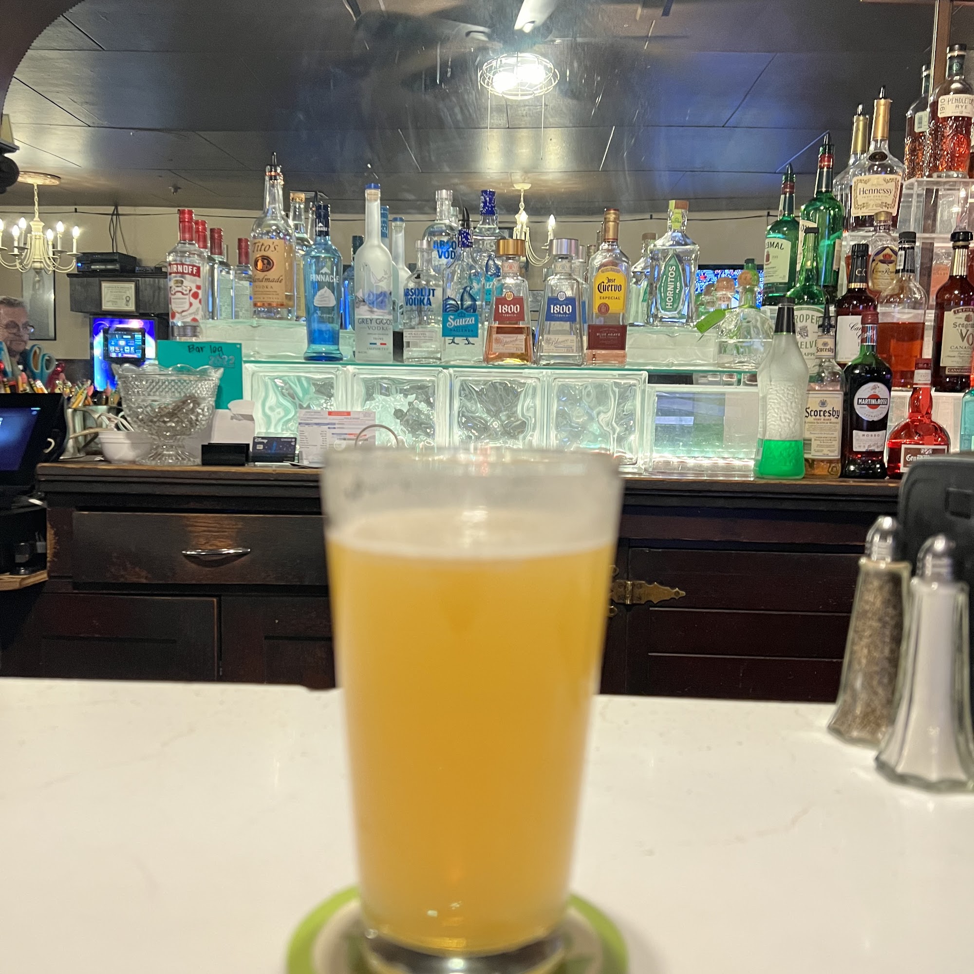 Van’s 1885 Bar & Grill Naches