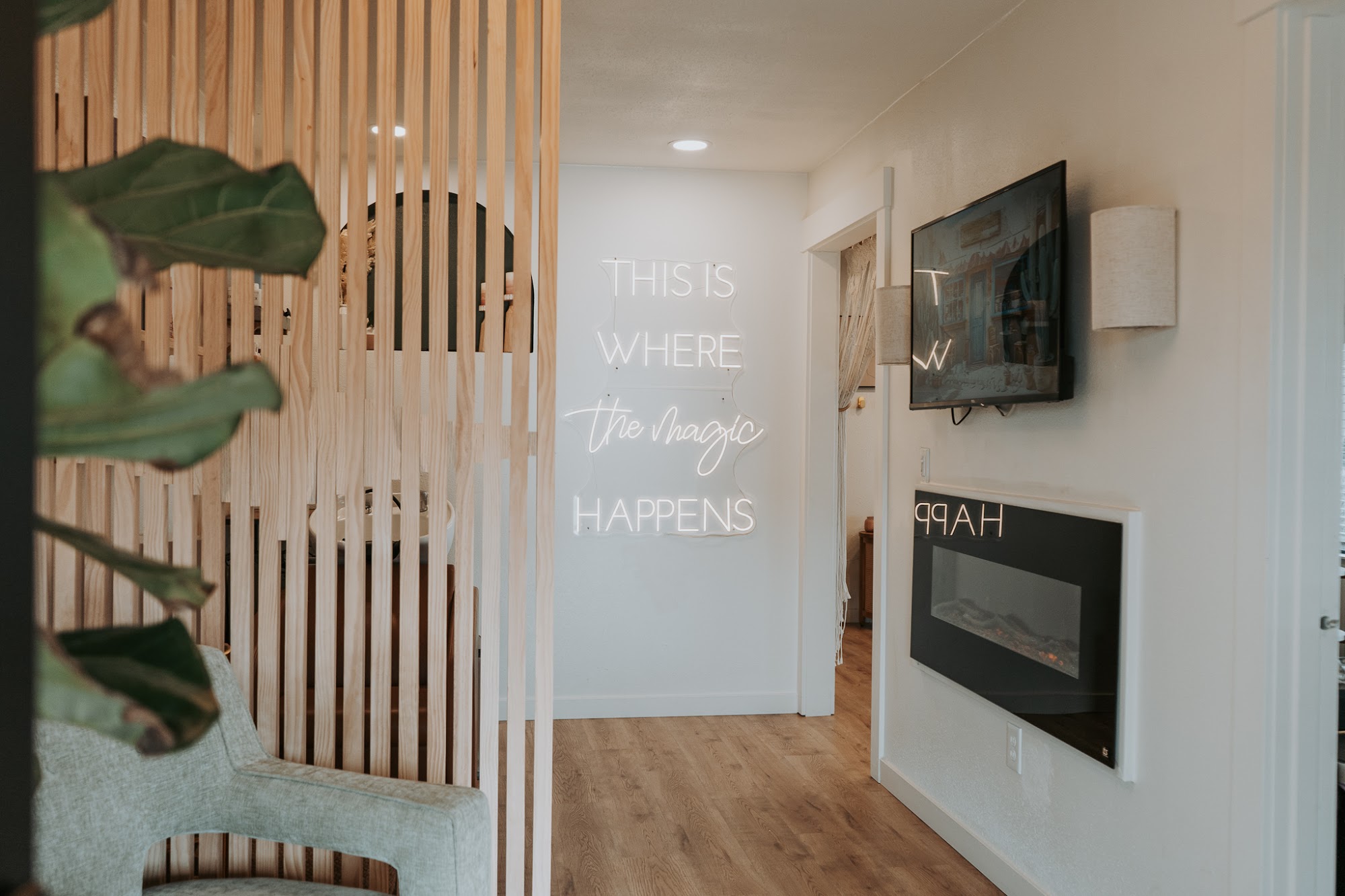 Sol & Luna Salon Suites 16714 Meridian E, Puyallup Washington 98375