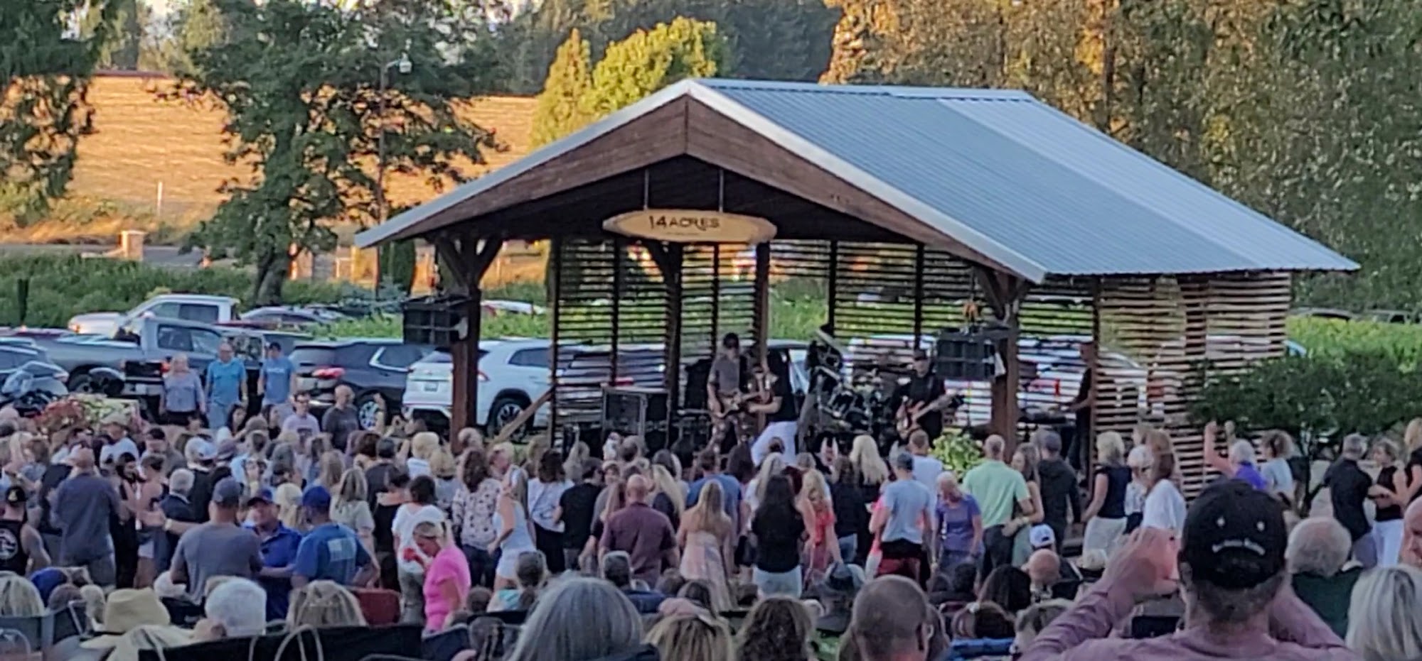 14 Acres Vineyard and Winery Ridgefield