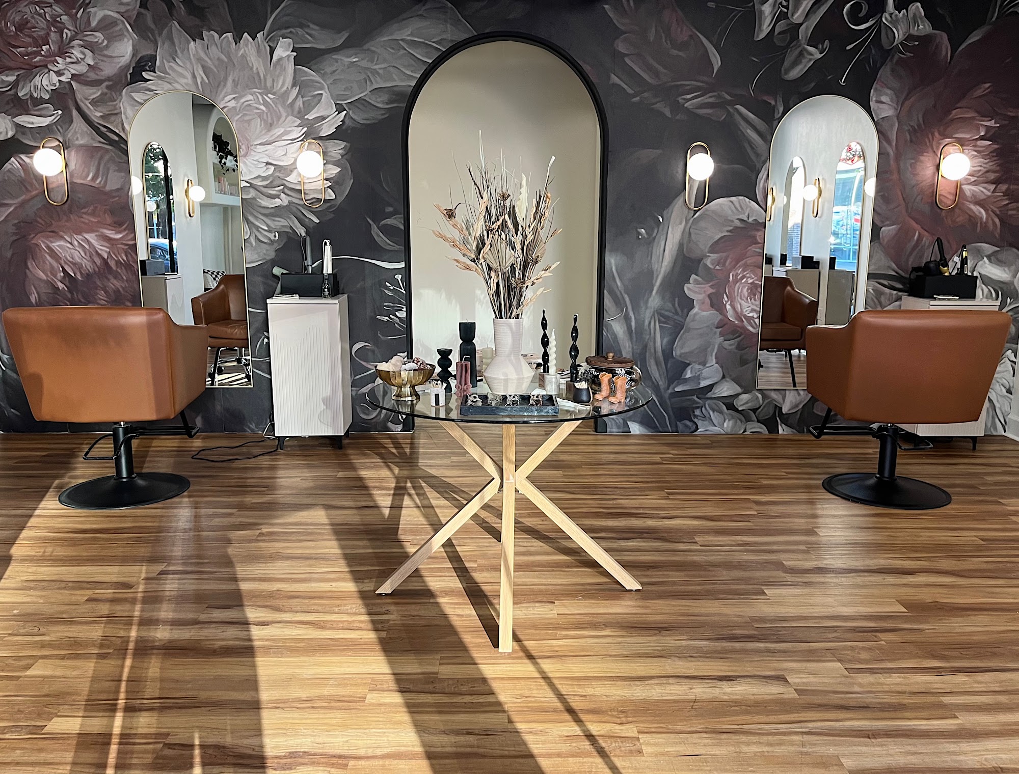 Salon Valora 8503 Greenwood Ave N, Seattle Washington 98103