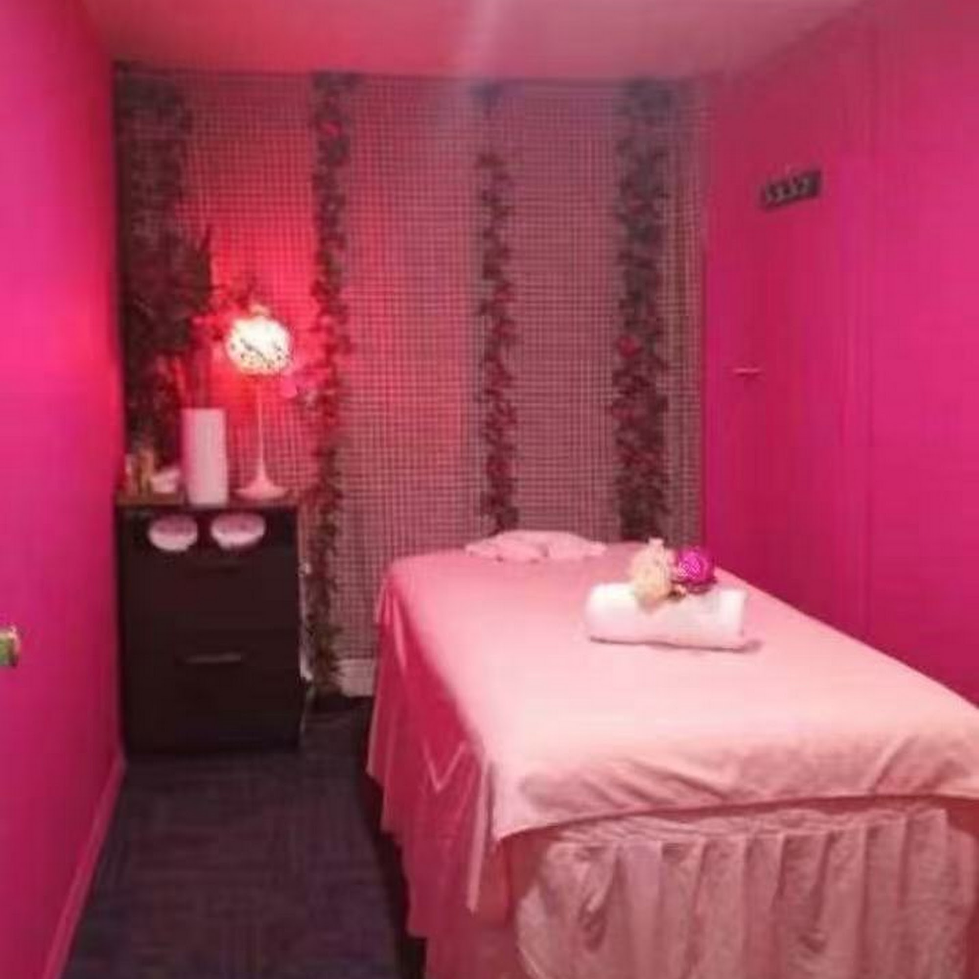 Red Rose Massage 2040 Westlake Ave N # 415, Seattle Washington 98109