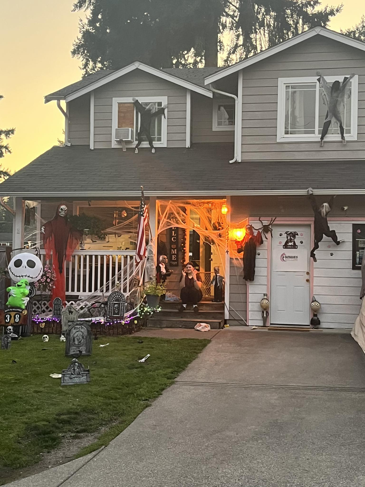 Bobbies Dog Grooming Garage Spanaway Spanaway