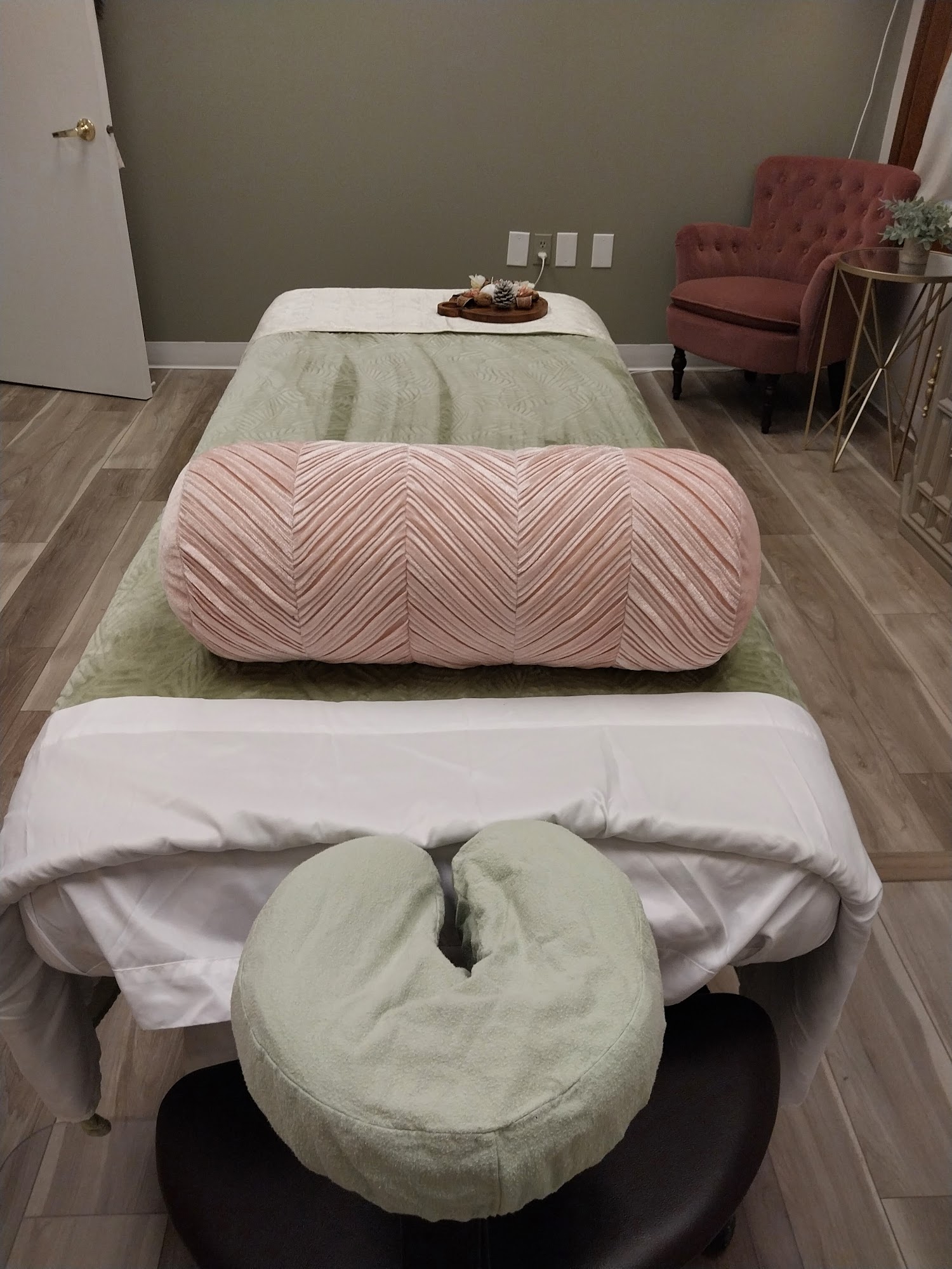 Essence Massage Therapy LLC 2607 S SE Blvd Building B, suite B111, Spokane Washington 99223