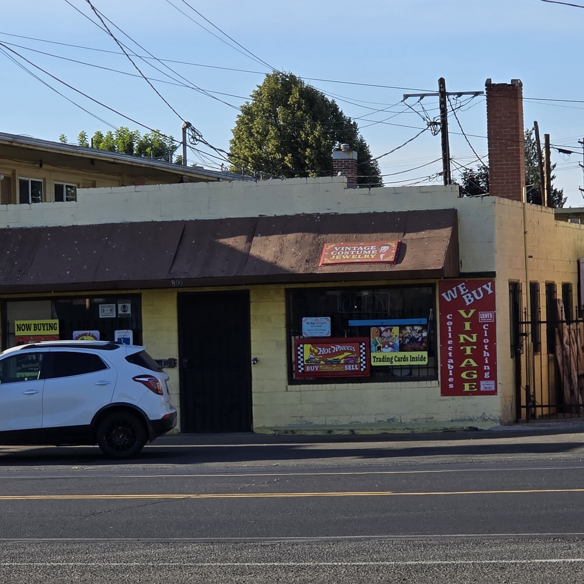 Tony's Thrift Shop Sunnyside