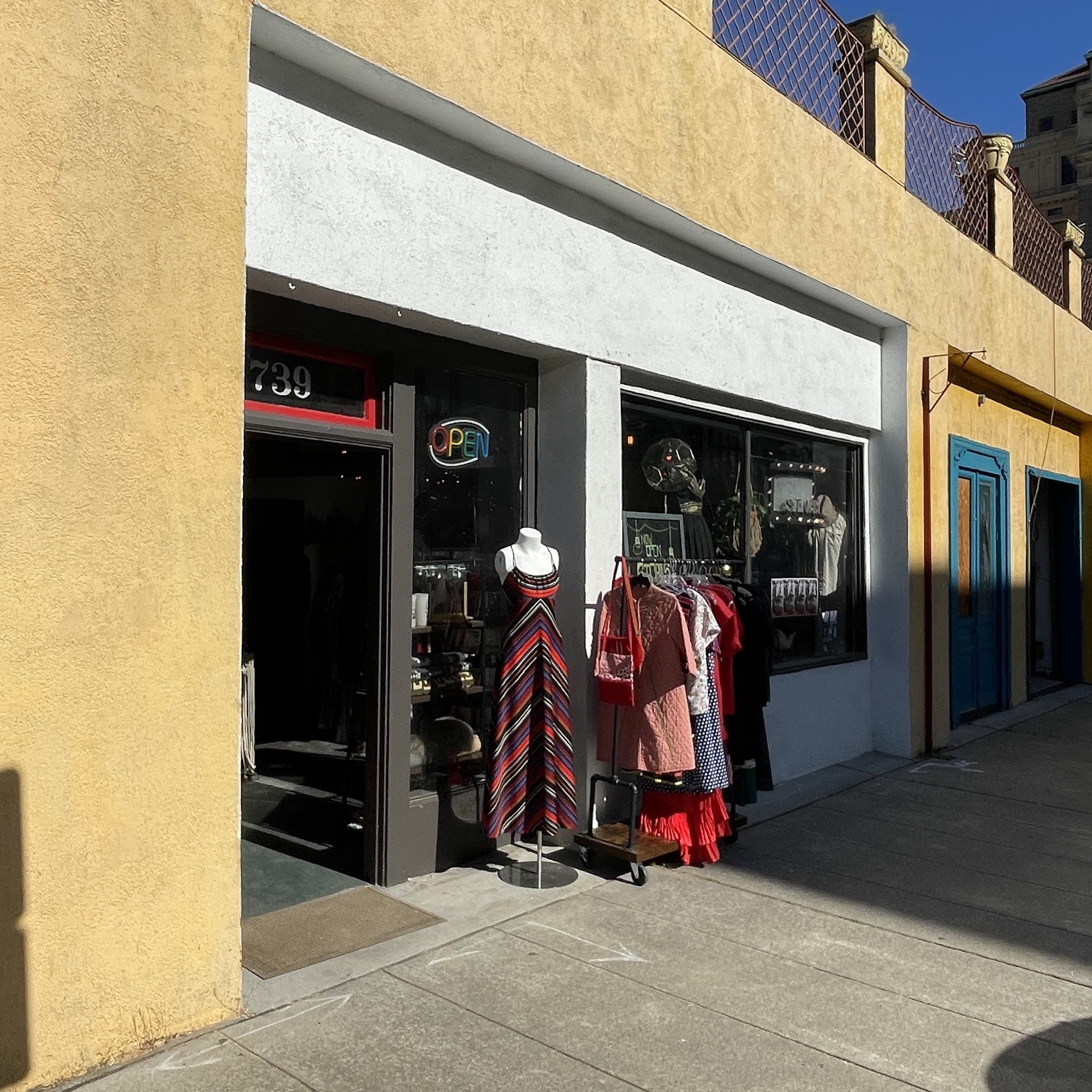 Stories Gift and Thrift