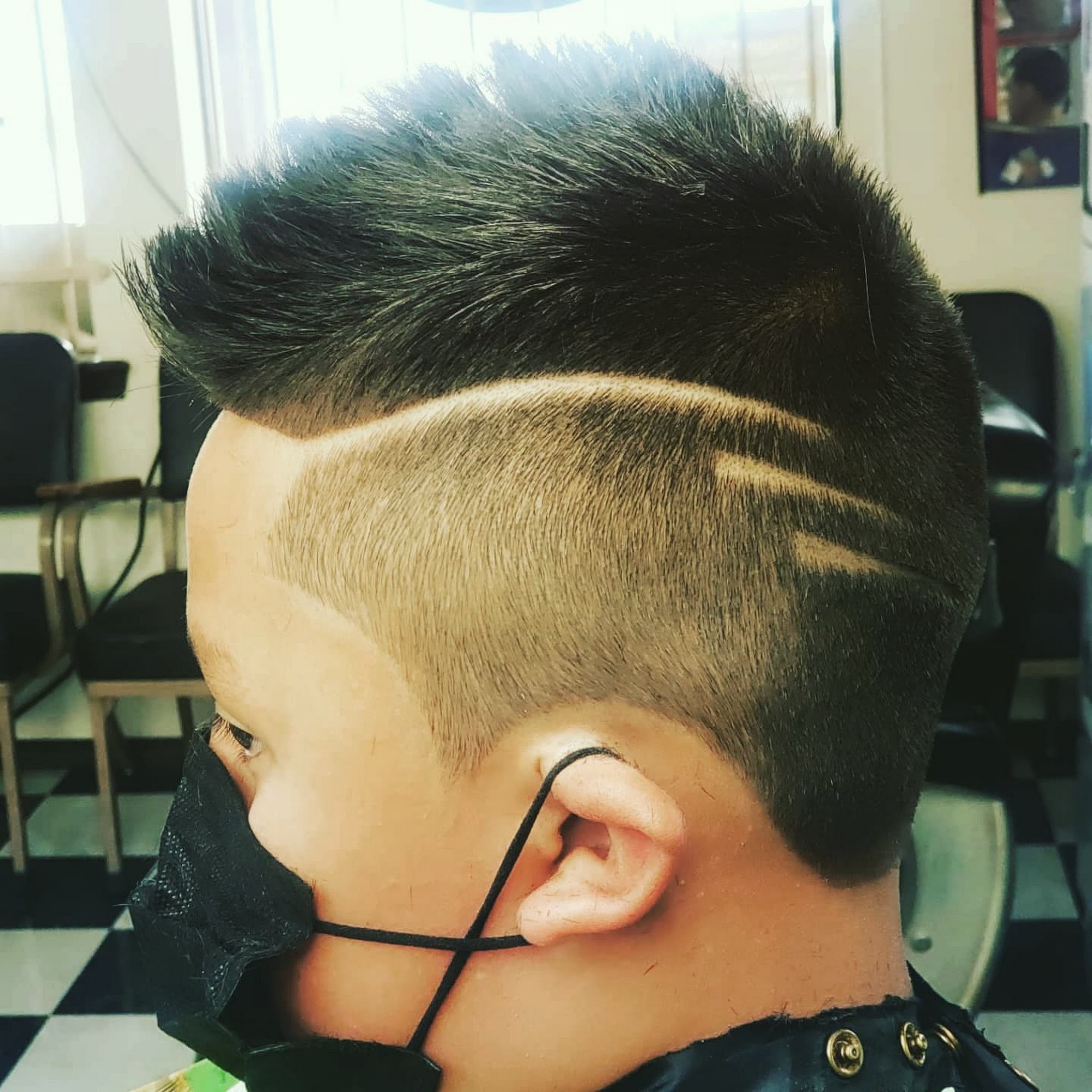 Roberto's Grow Back barbershop 3 S Toppenish Ave suit b5, Toppenish Washington 98948