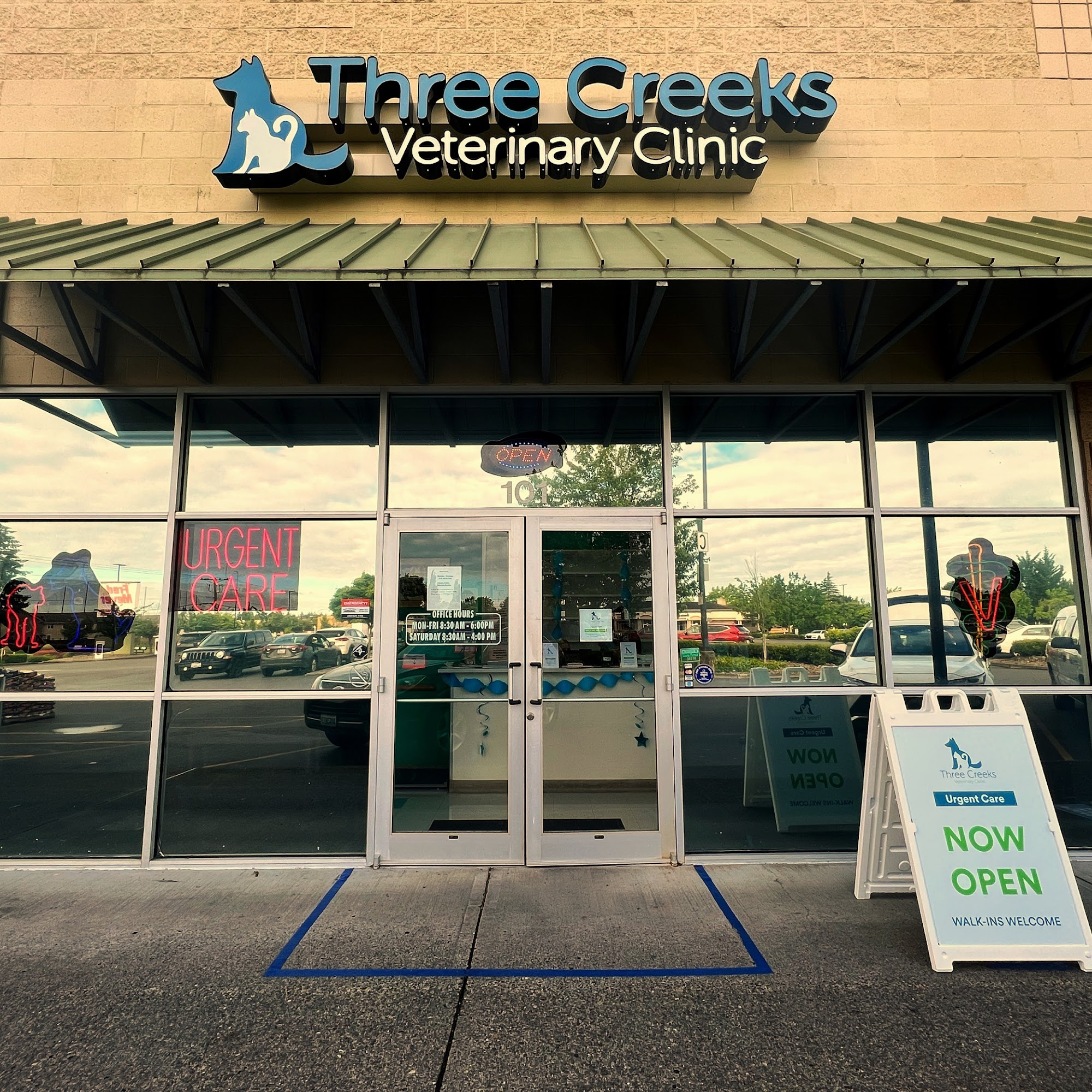 Three Creeks Urgent Care Clinic, A Thrive Pet Healthcare Partner Vancouver