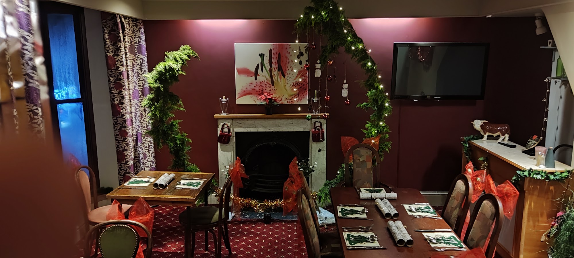 Peppers 27 Canon St, Aberdare