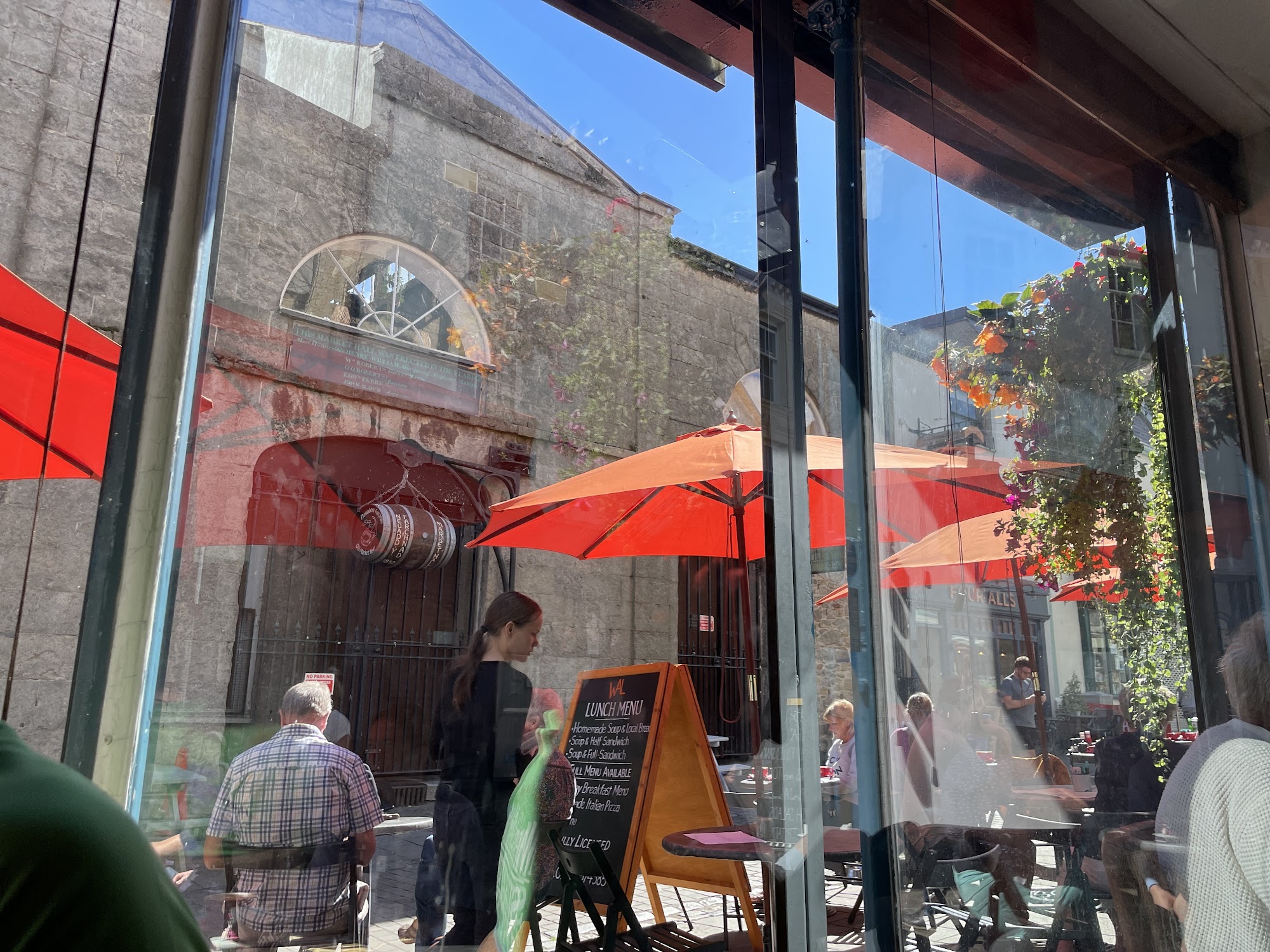 Wal Restaurant 4 Palace St, Caernarfon