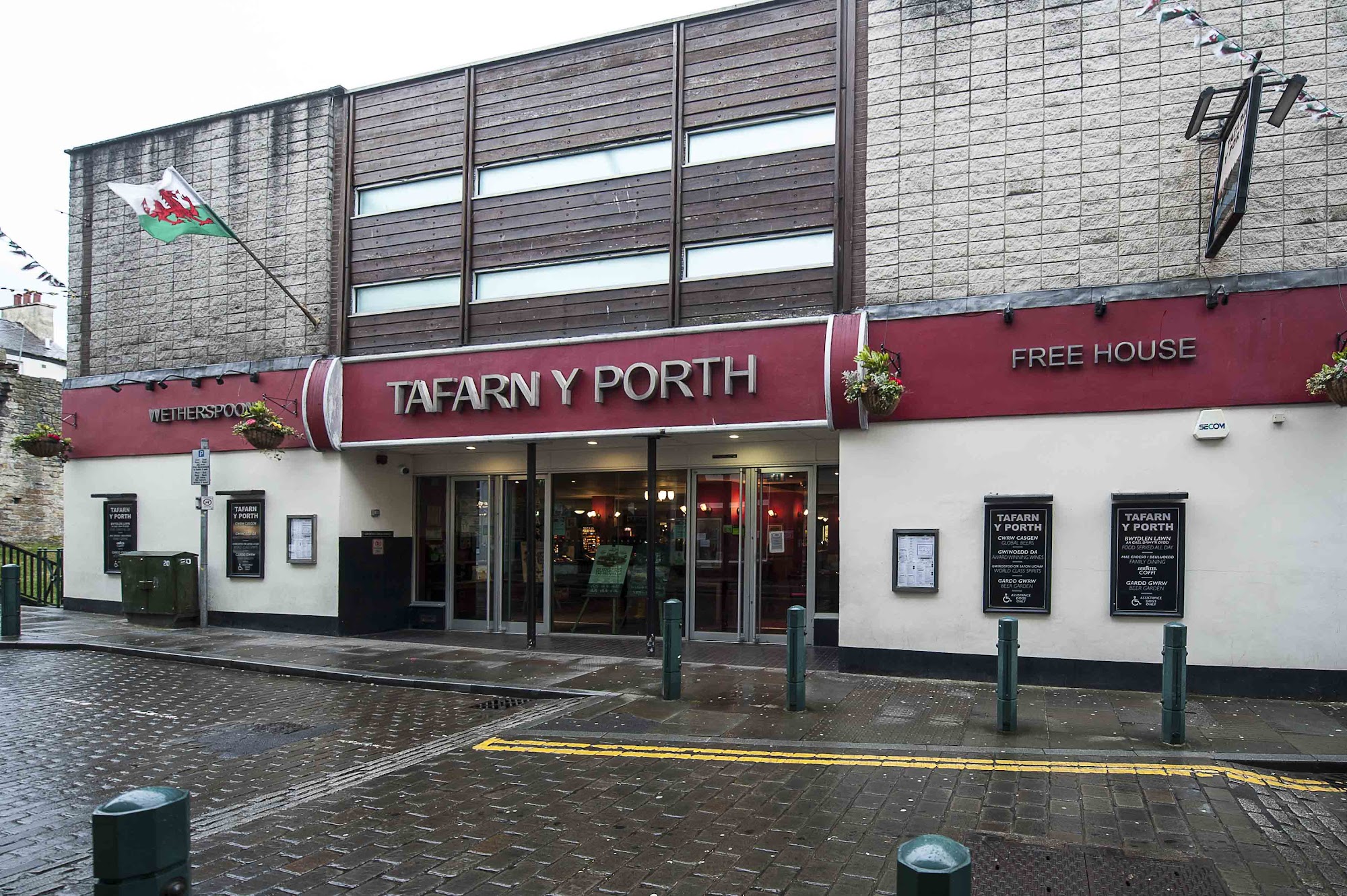 Tafarn Y Porth - JD Wetherspoon