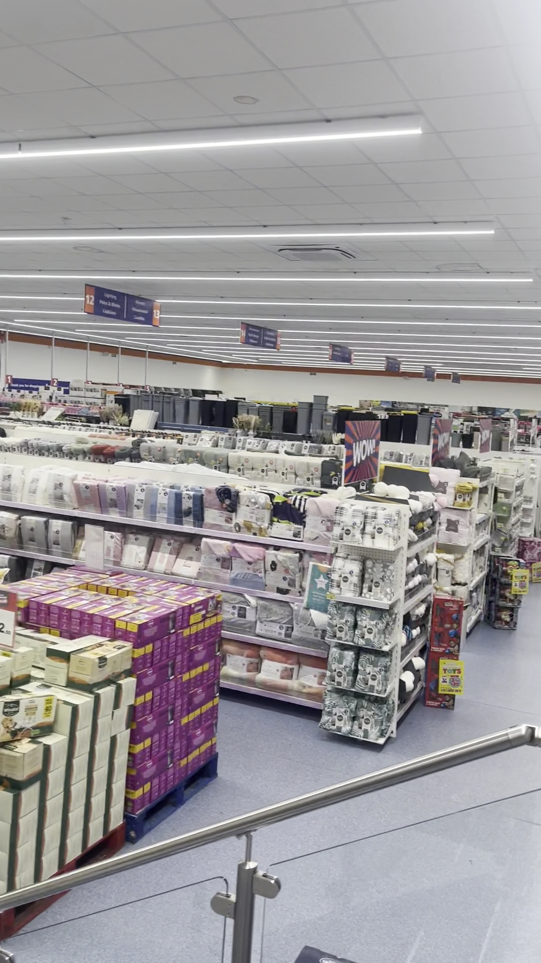 B&M Store