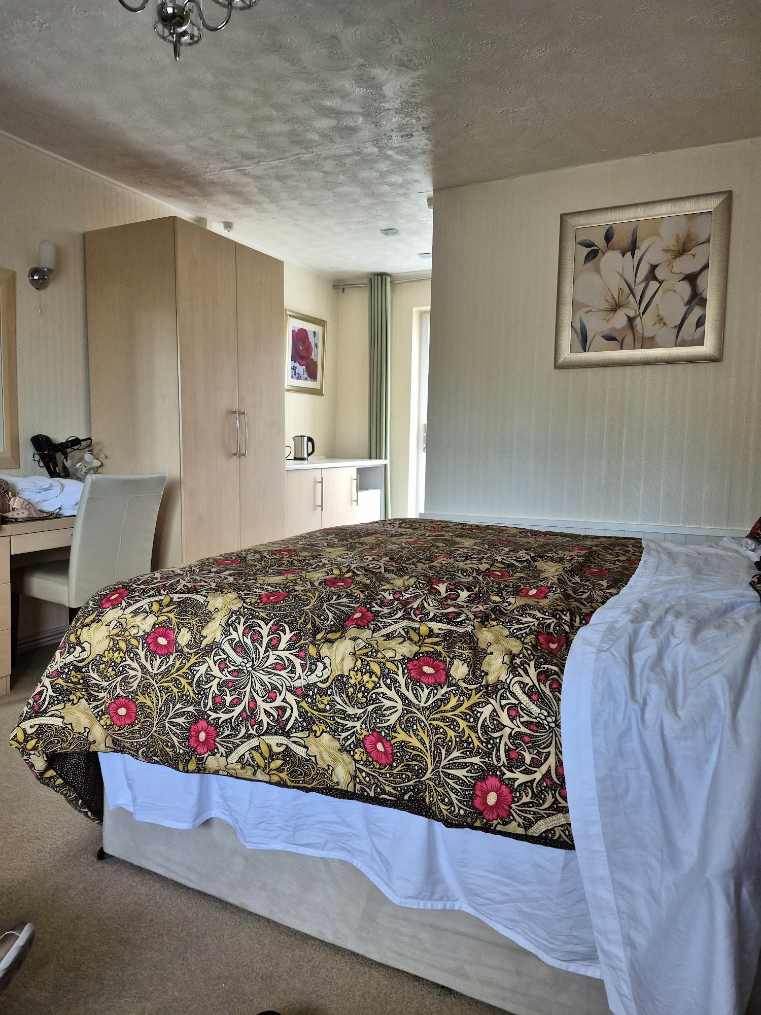 Estuary Lodge Motel Menu