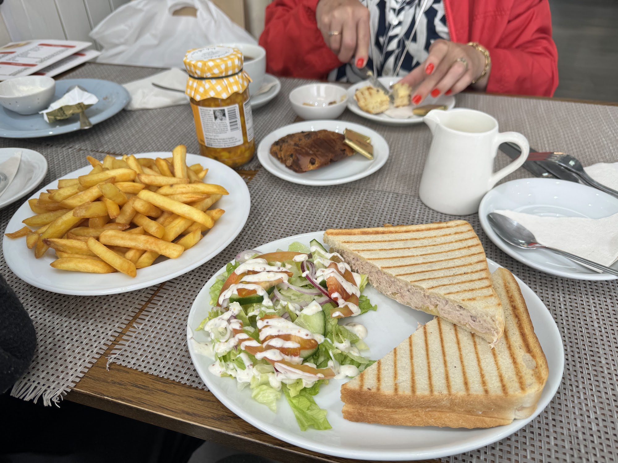 Holly Molly Cafe
