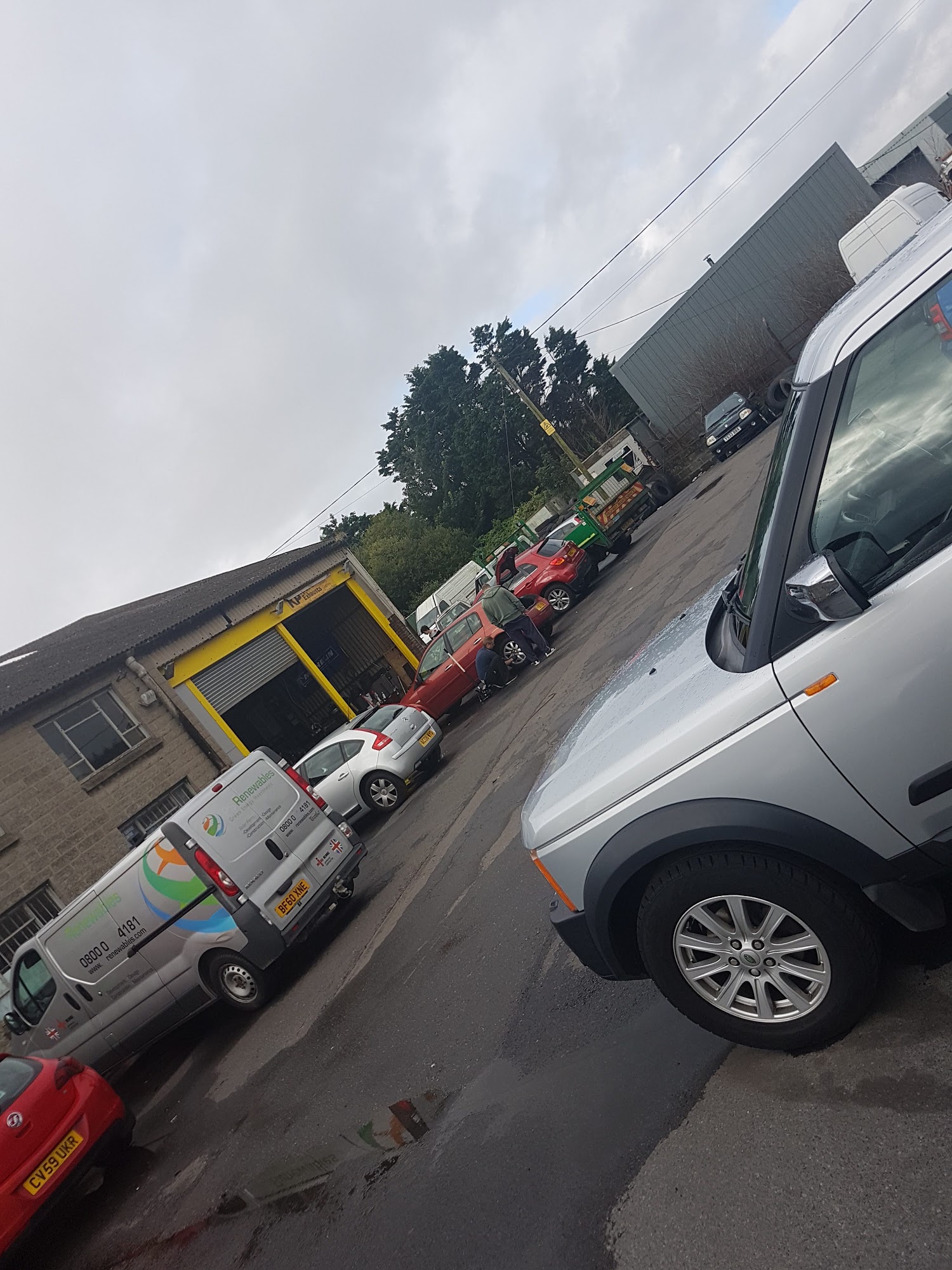 KP Tyres & Exhausts