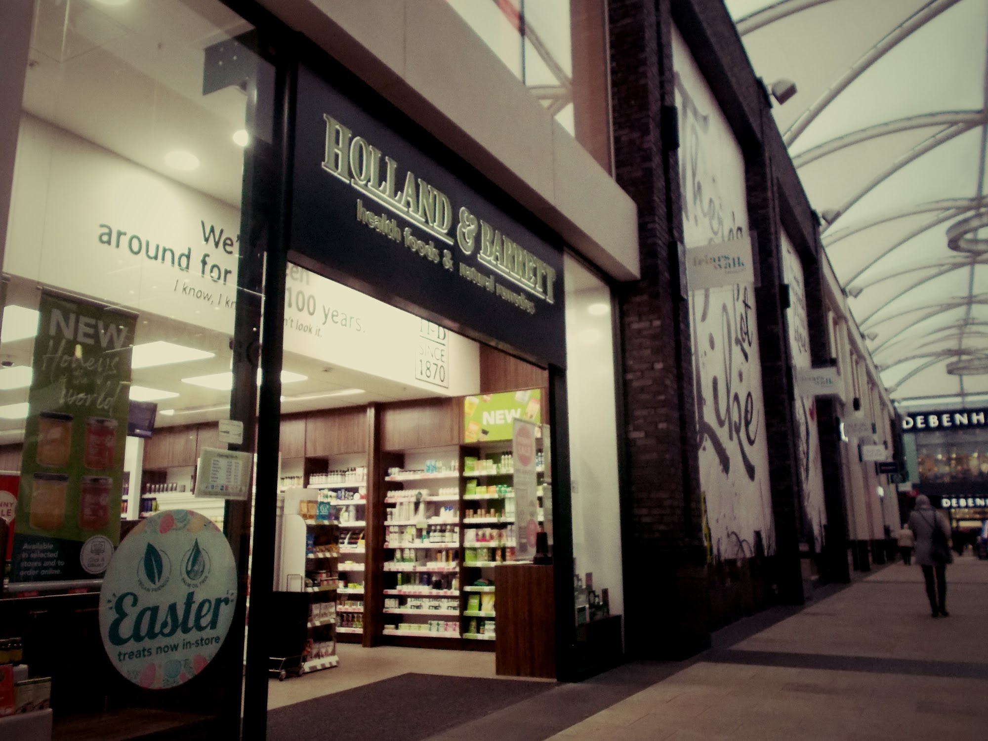 Holland & Barrett - Newport