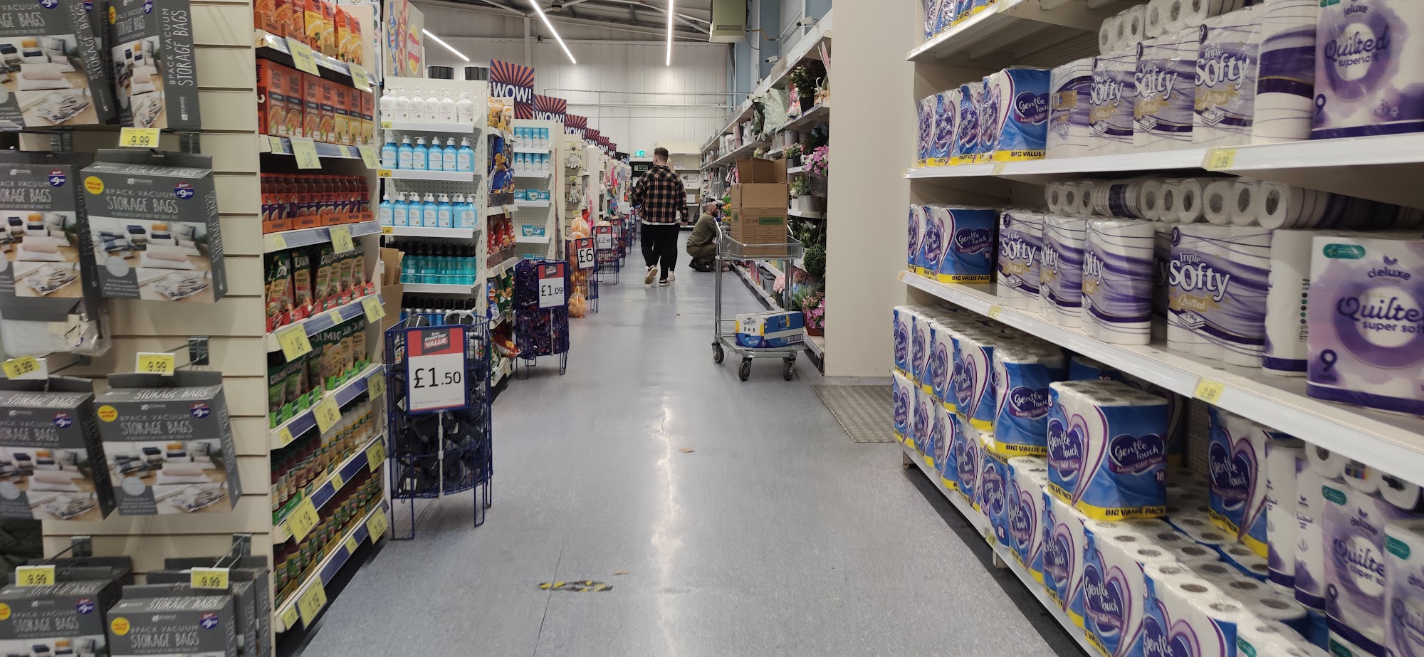 B&M Store