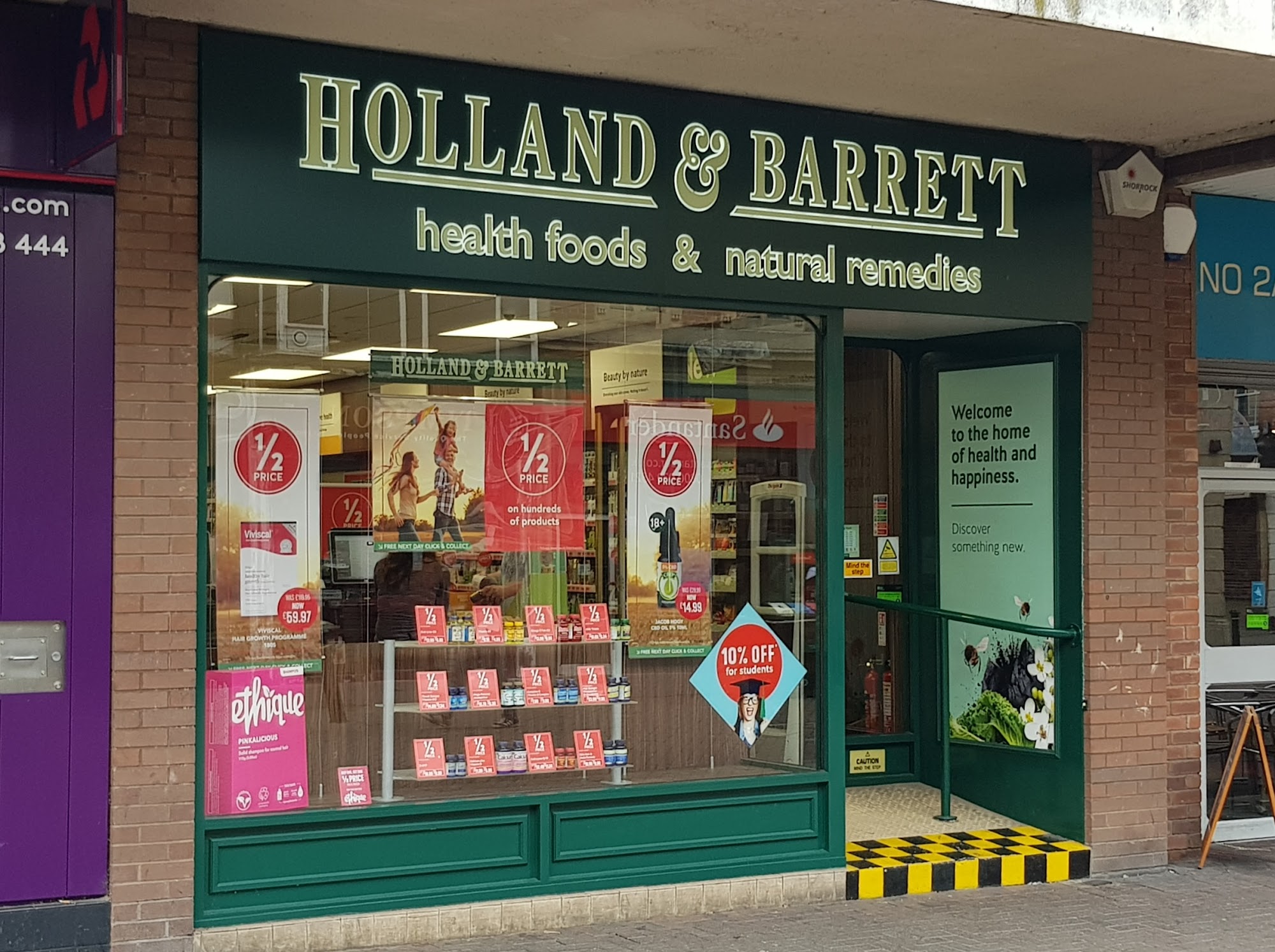 Holland & Barrett - Nuneaton