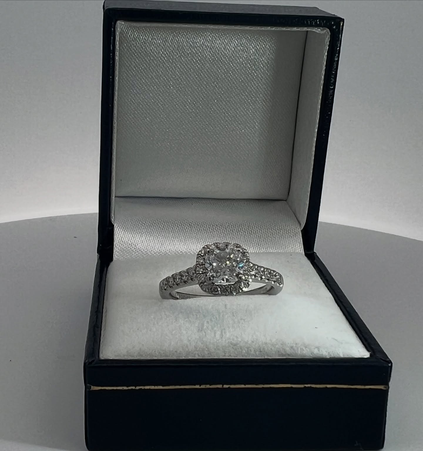G L Bicknell & Sons - Bicknells Jewellers Ltd