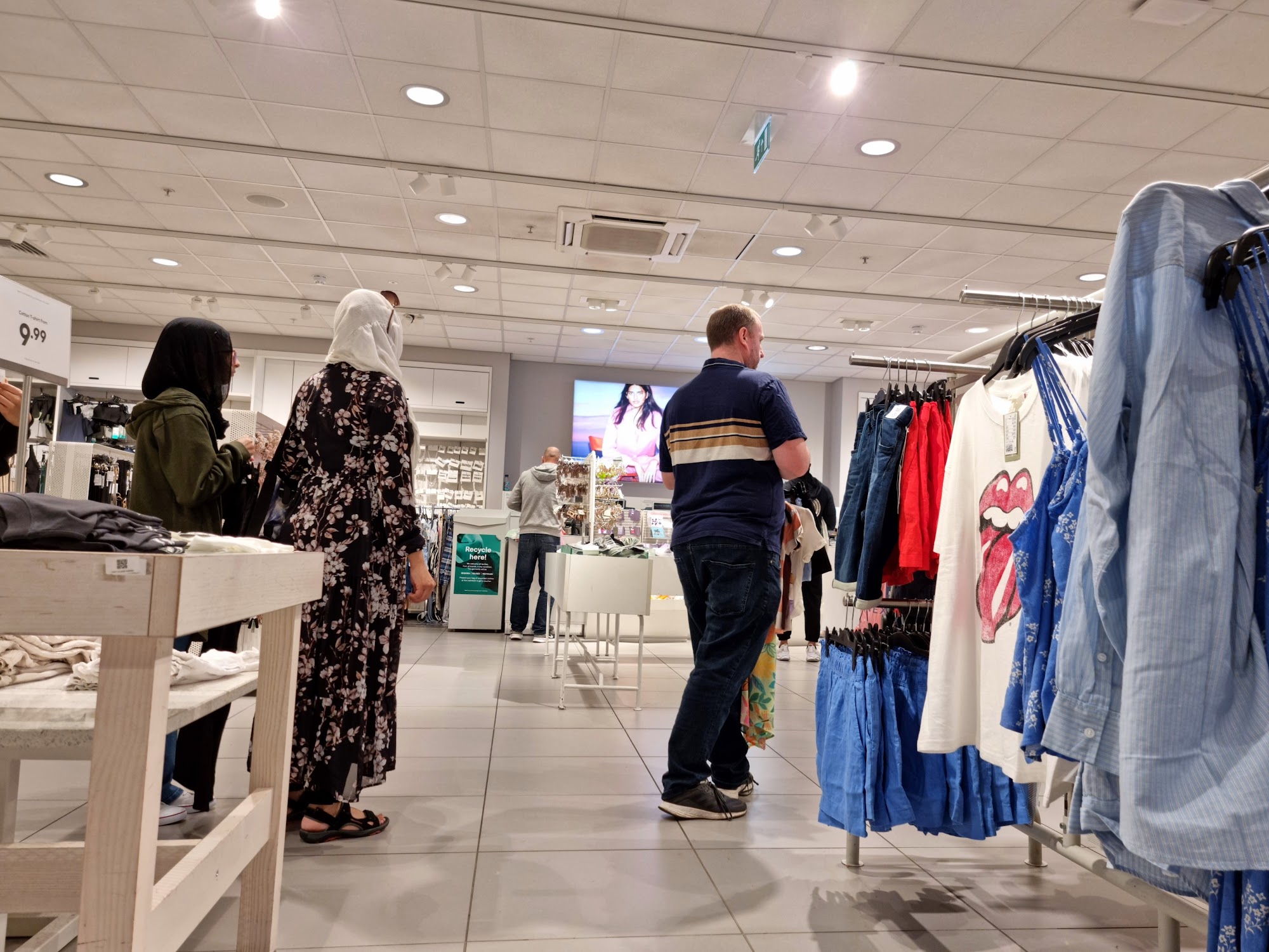 H&M
