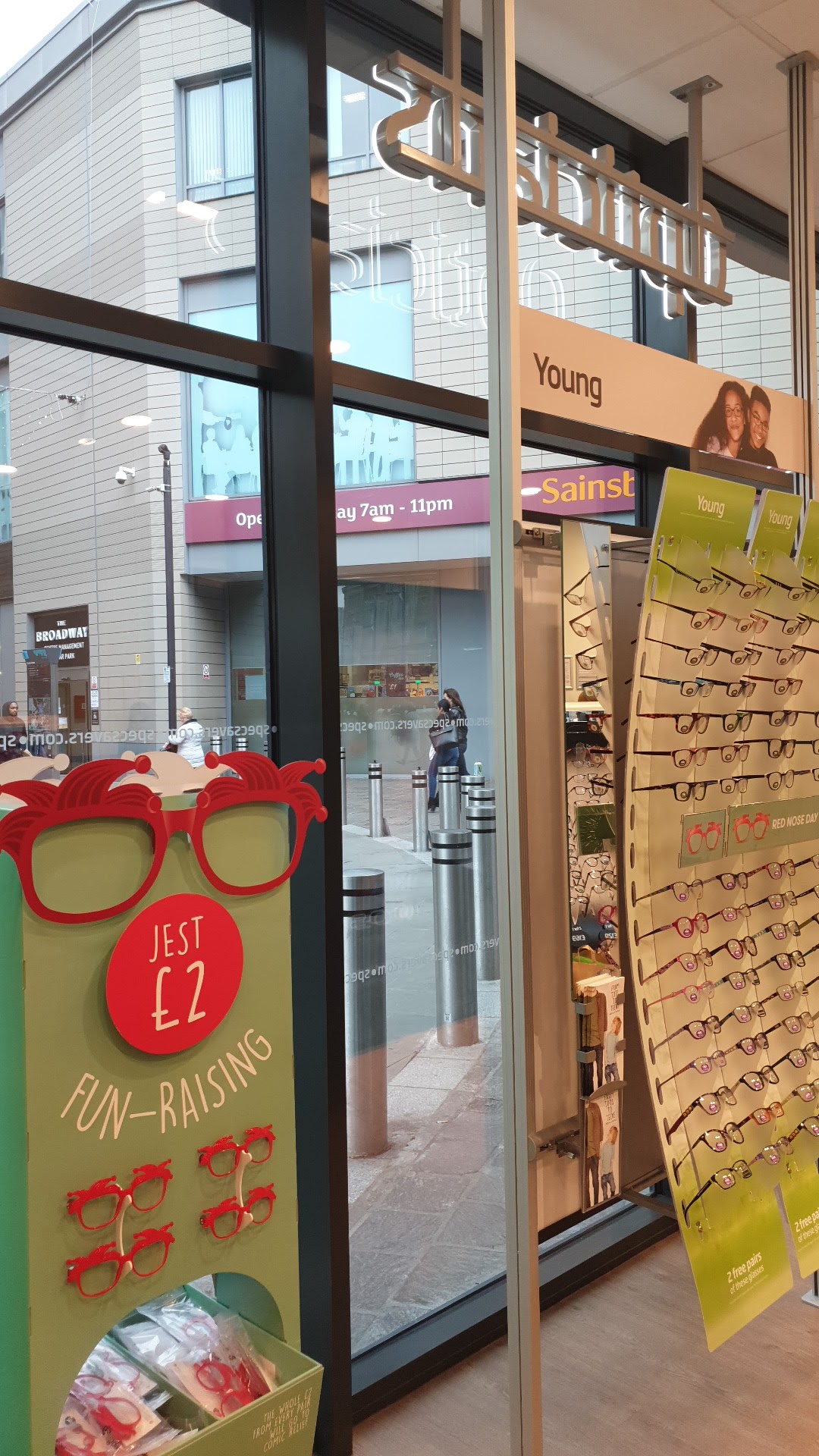 Specsavers Opticians and Audiologists - Bradford Broadway