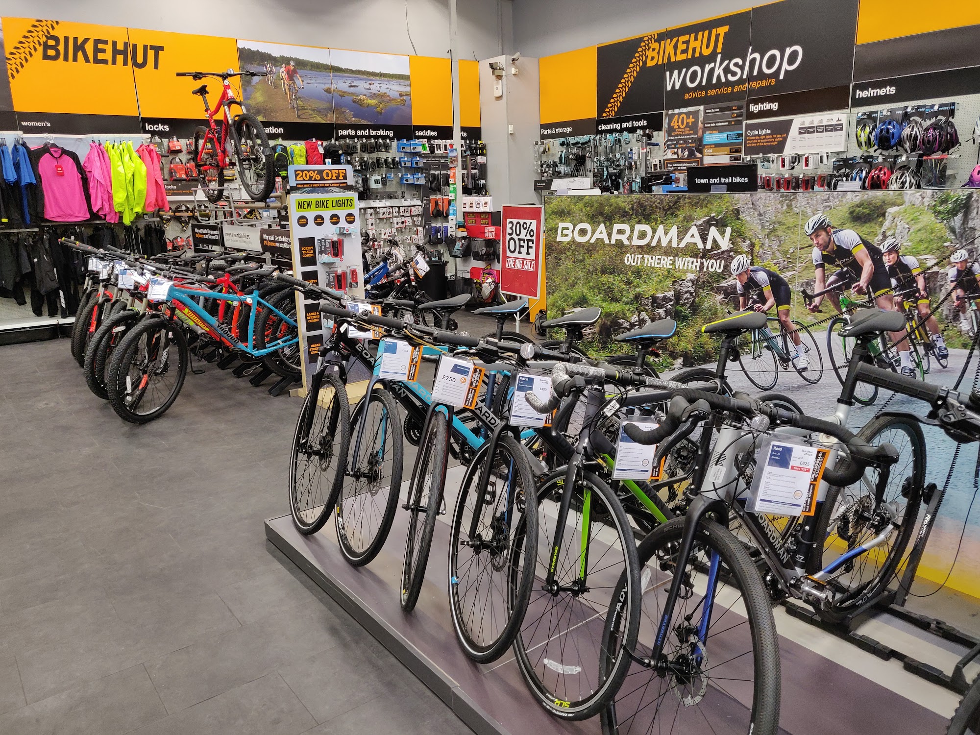 Halfords - Dewsbury