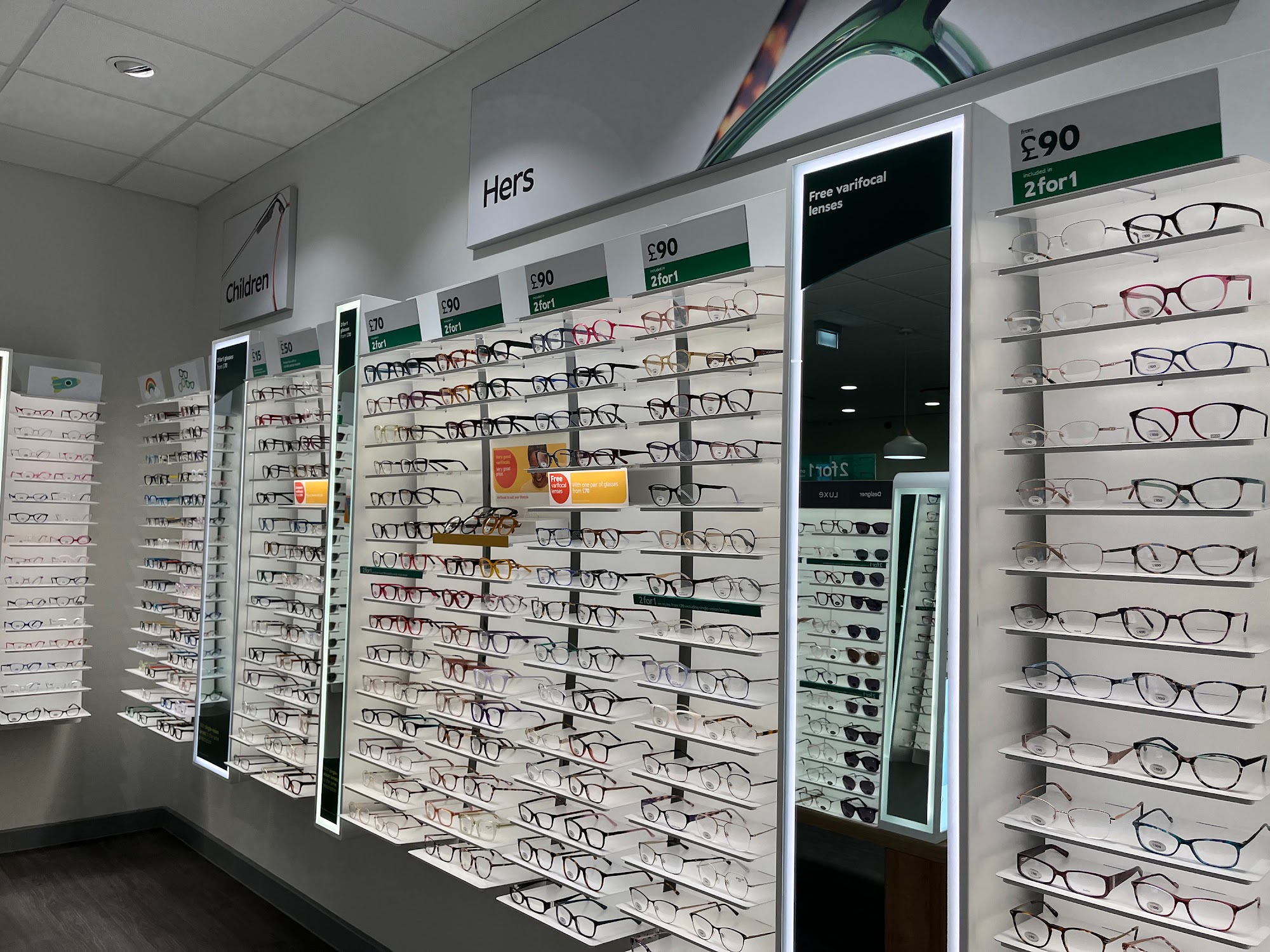 Specsavers Opticians and Audiologists - Halifax