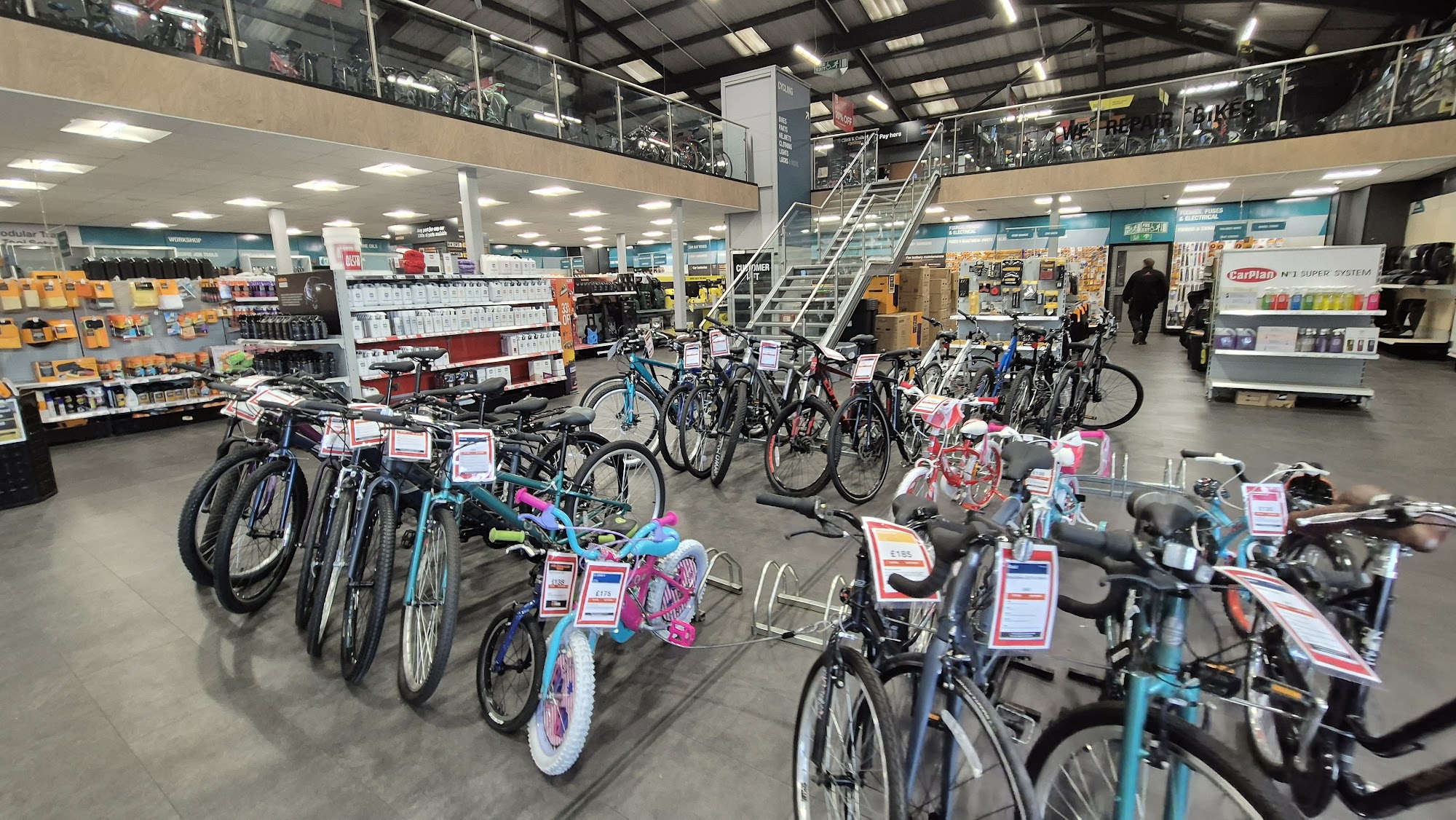 Halfords - Huddersfield