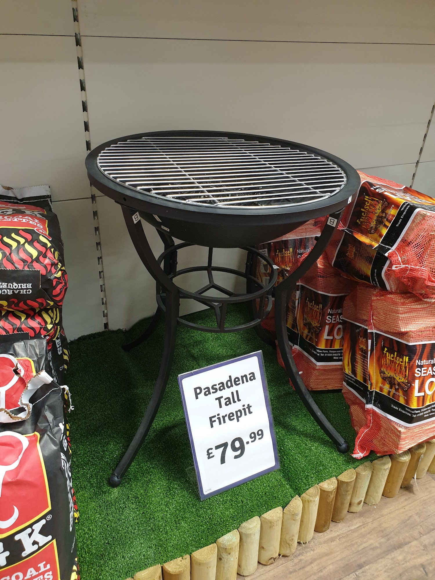 B&M Store