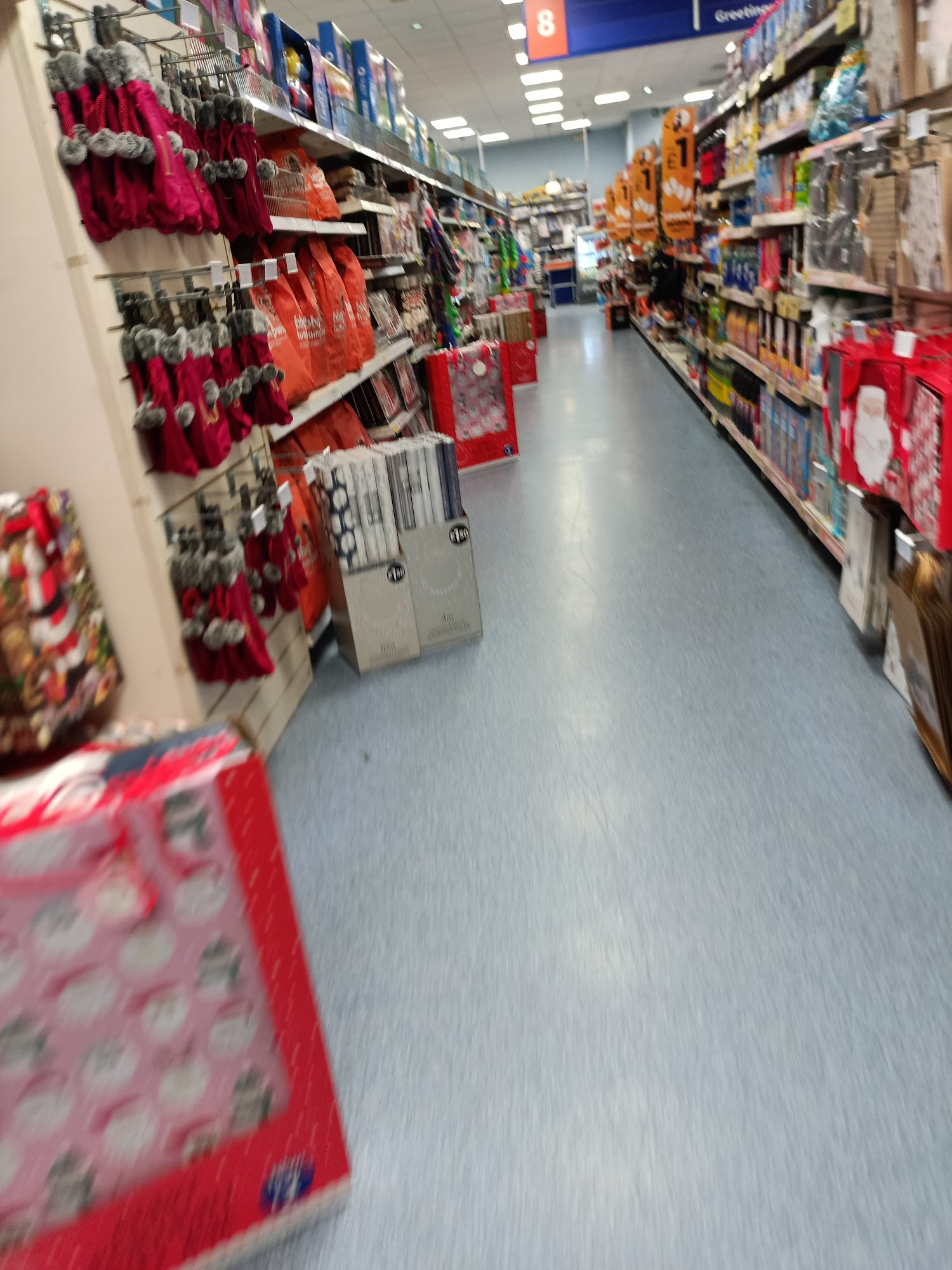 B&M Store
