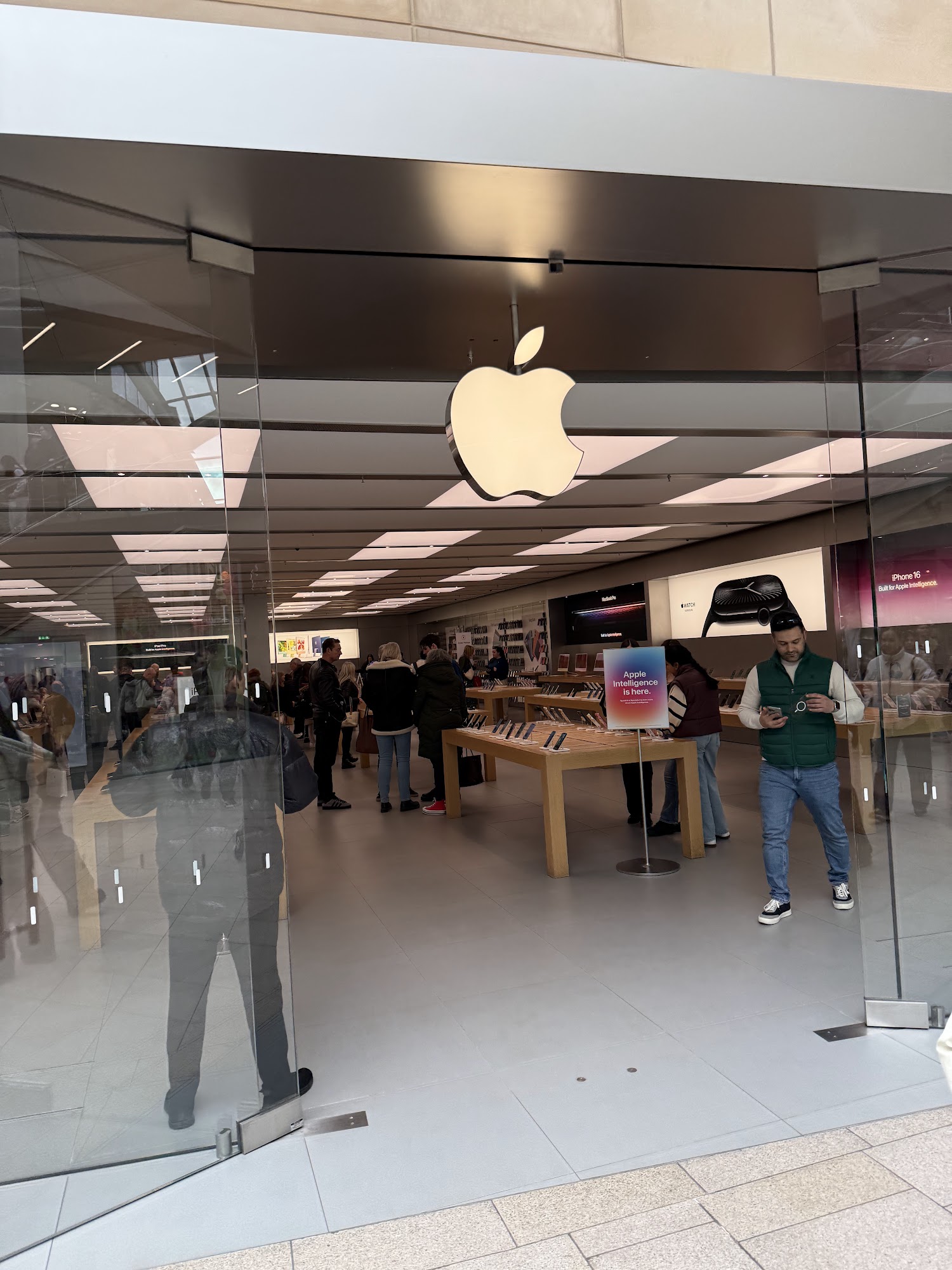 Apple Trinity Leeds